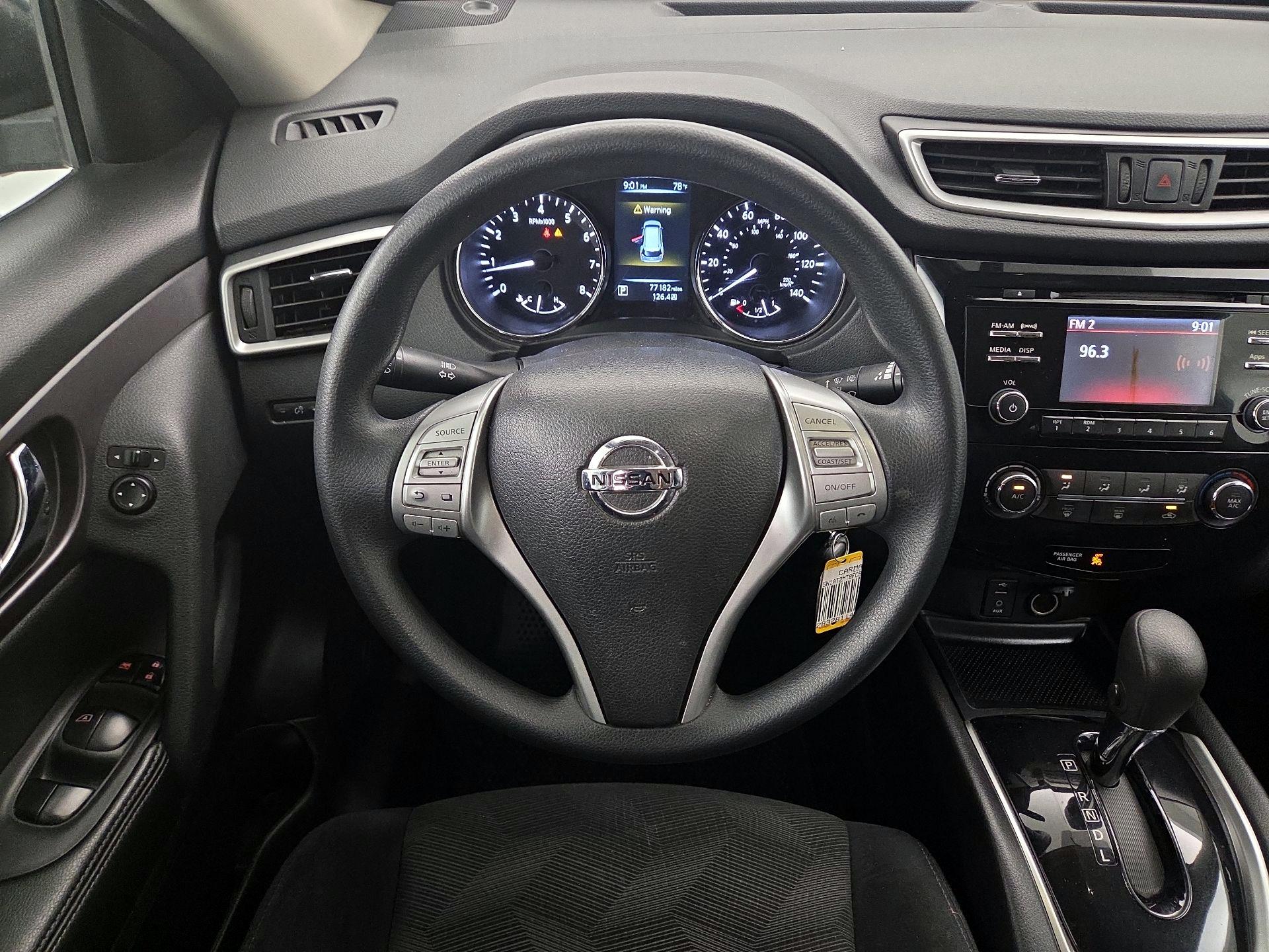 Thumbnail: 2015 Nissan Rogue - 10