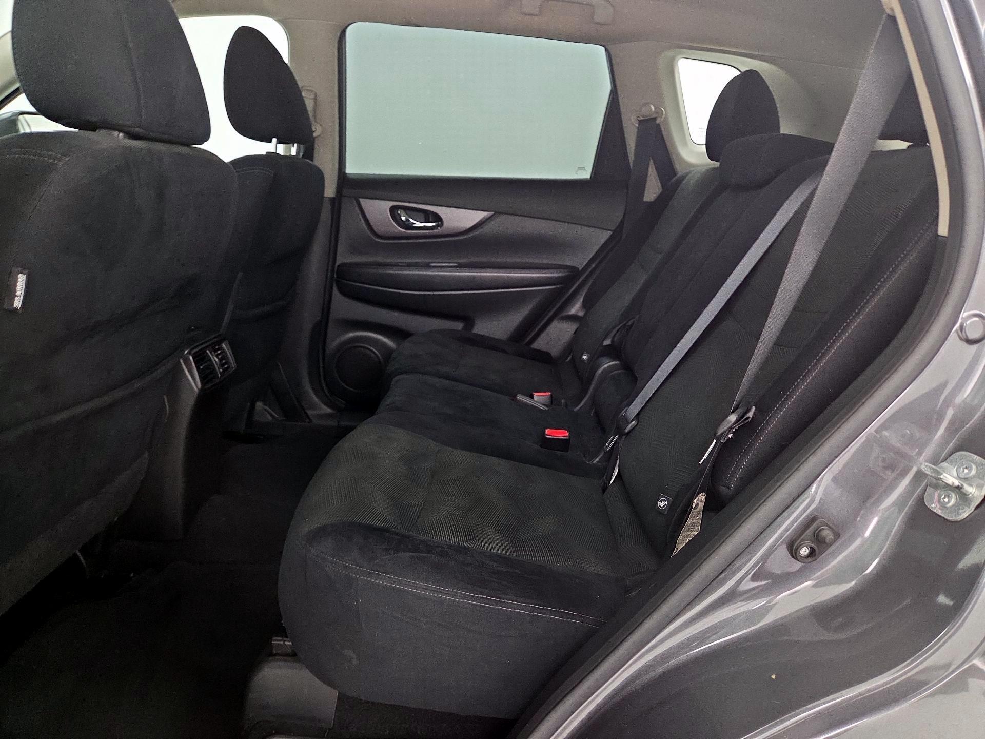 Thumbnail: 2015 Nissan Rogue - 19