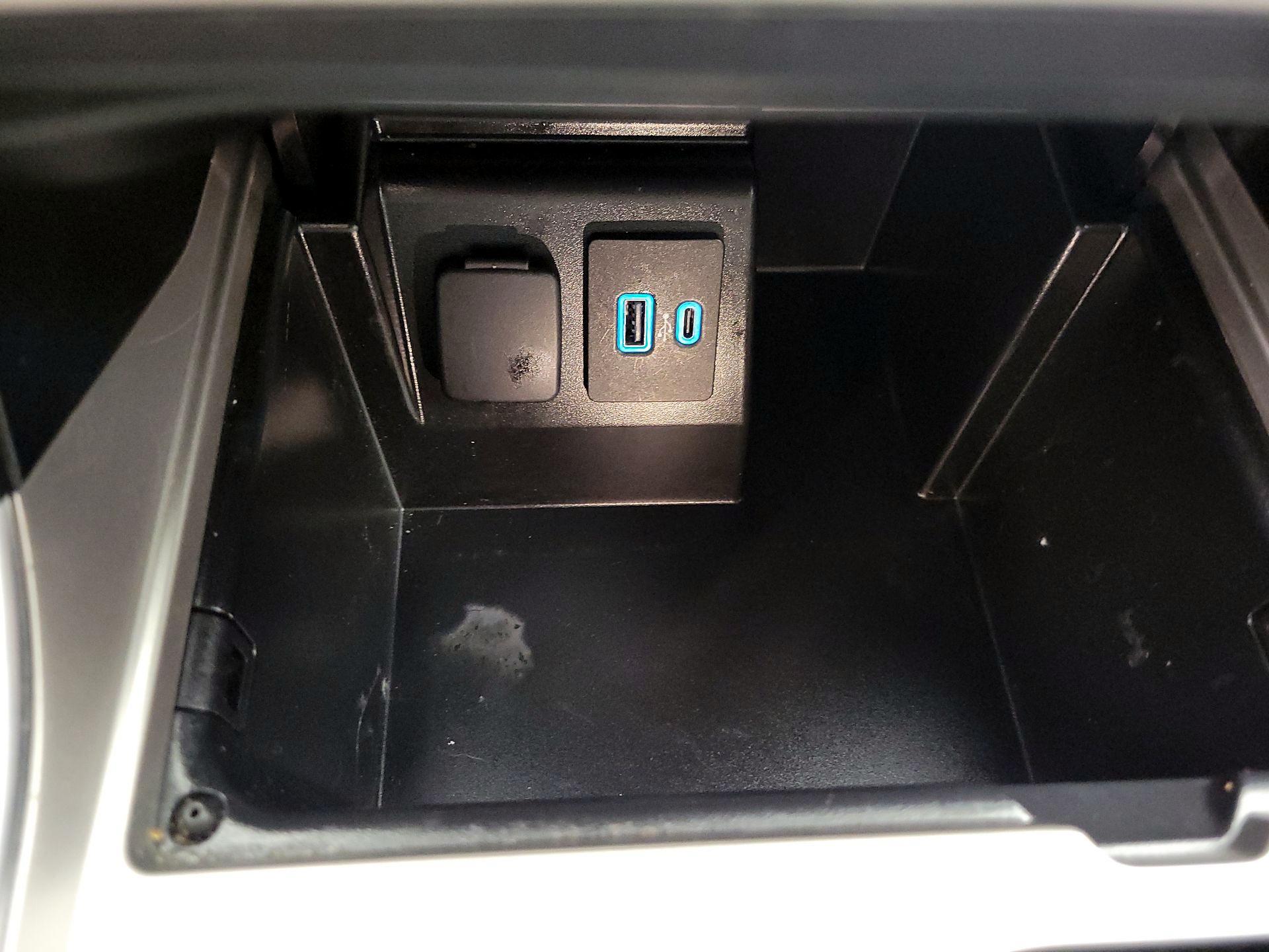 Thumbnail: 2023 Ford Explorer - 19