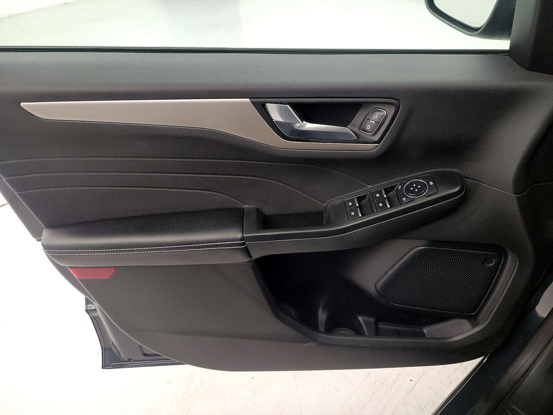 Thumbnail: 2022 Ford Escape - 12