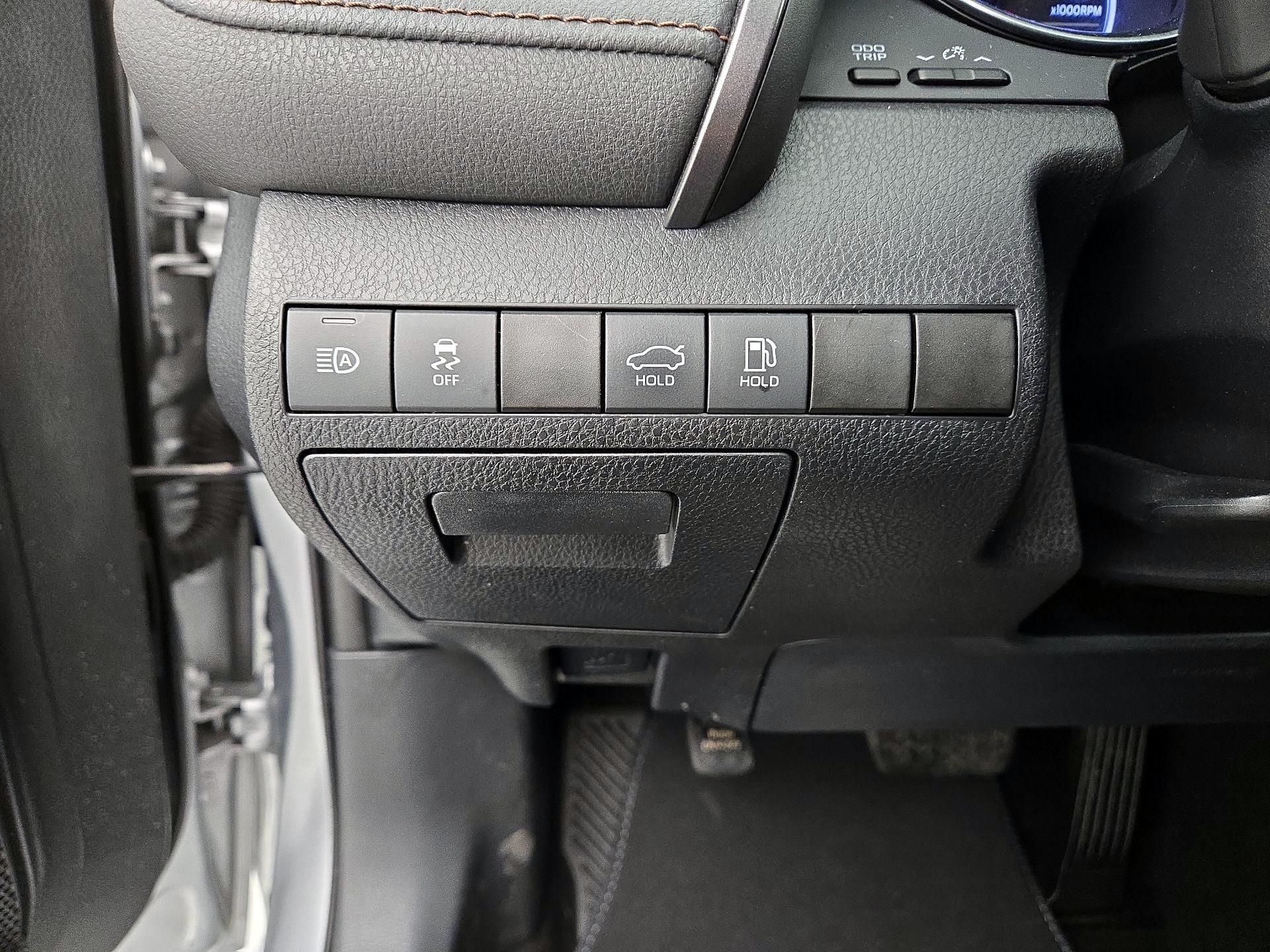 Thumbnail: 2020 Toyota Camry - 13