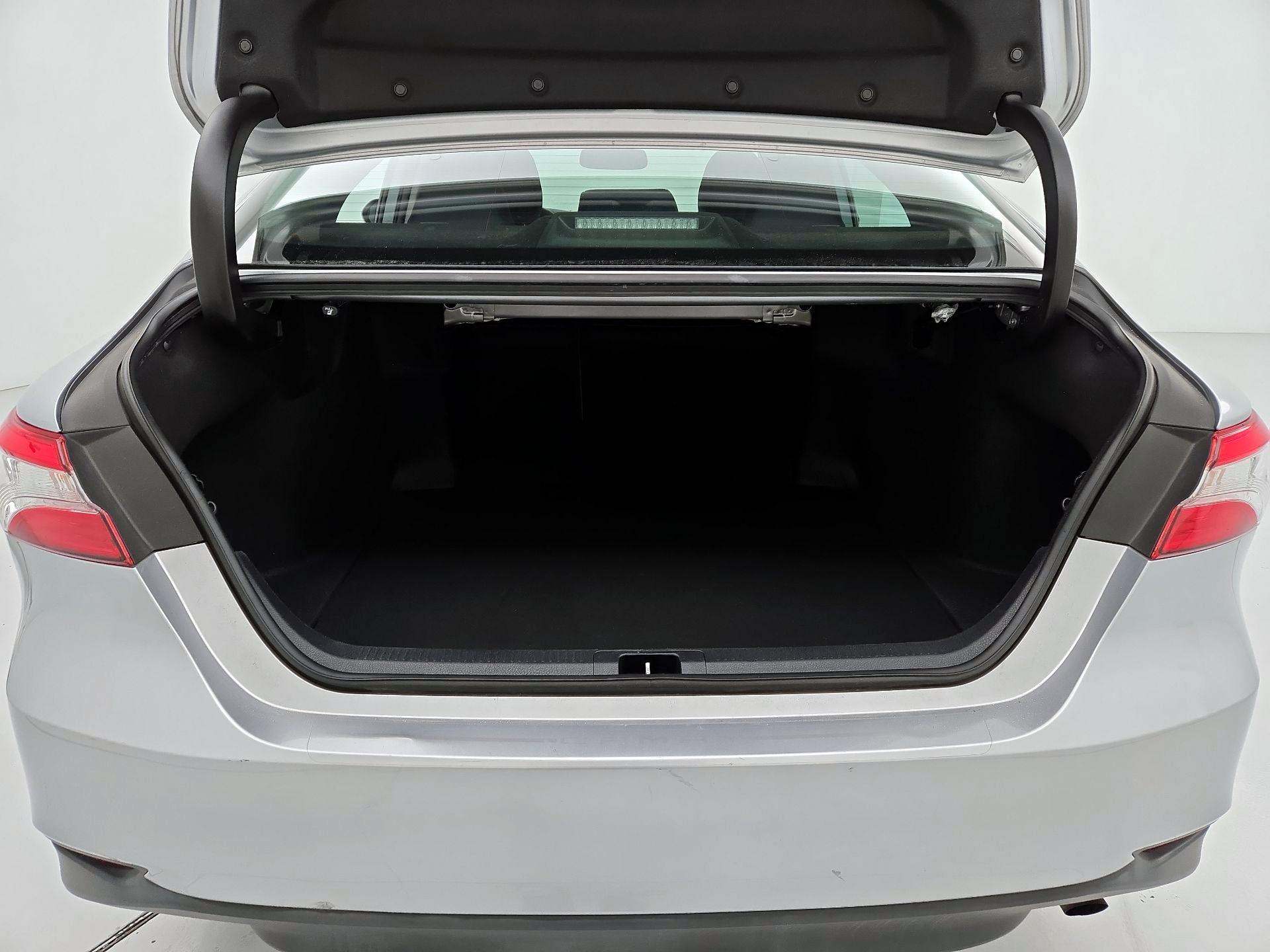 Thumbnail: 2020 Toyota Camry - 20