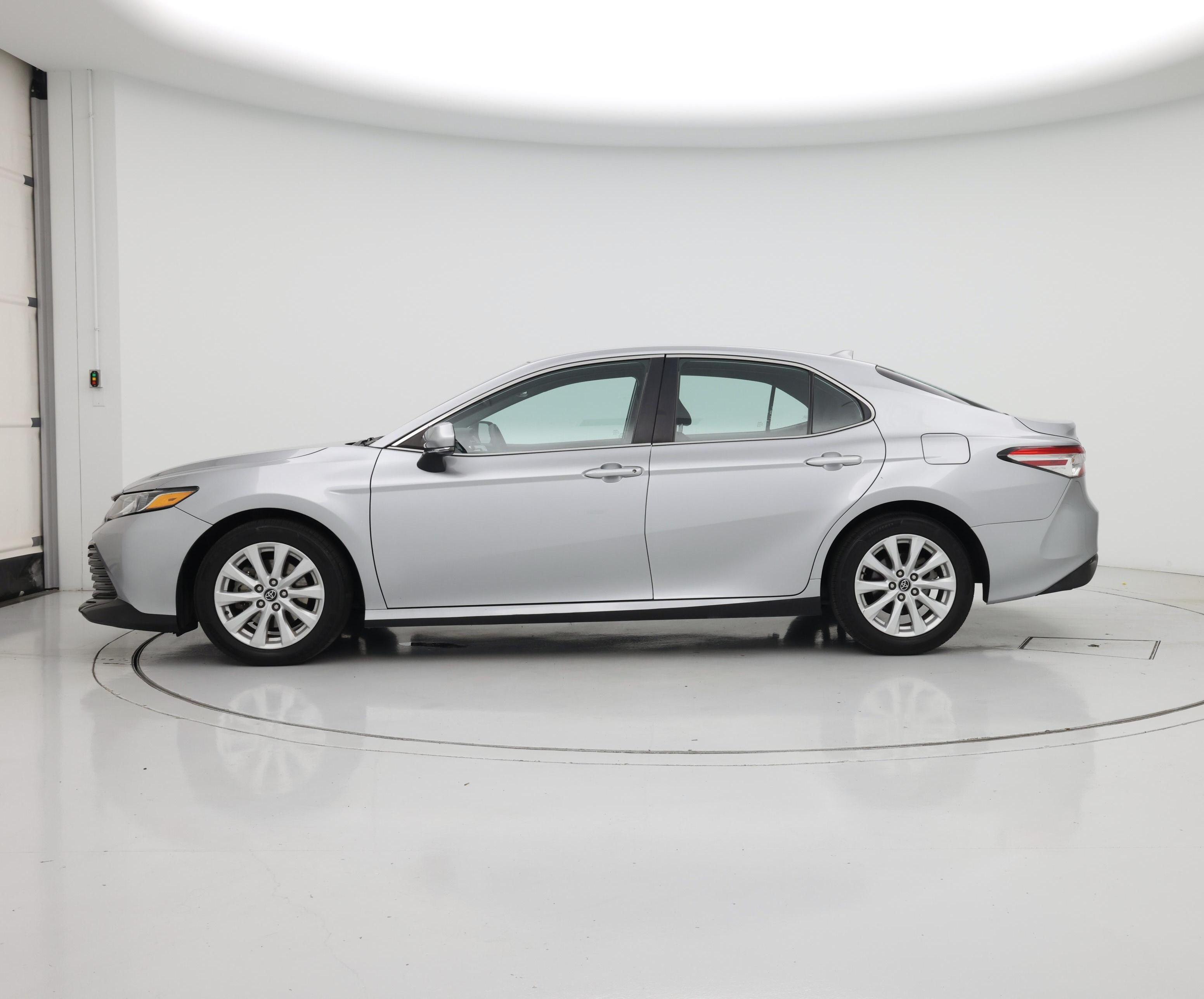 Thumbnail: 2020 Toyota Camry - 3