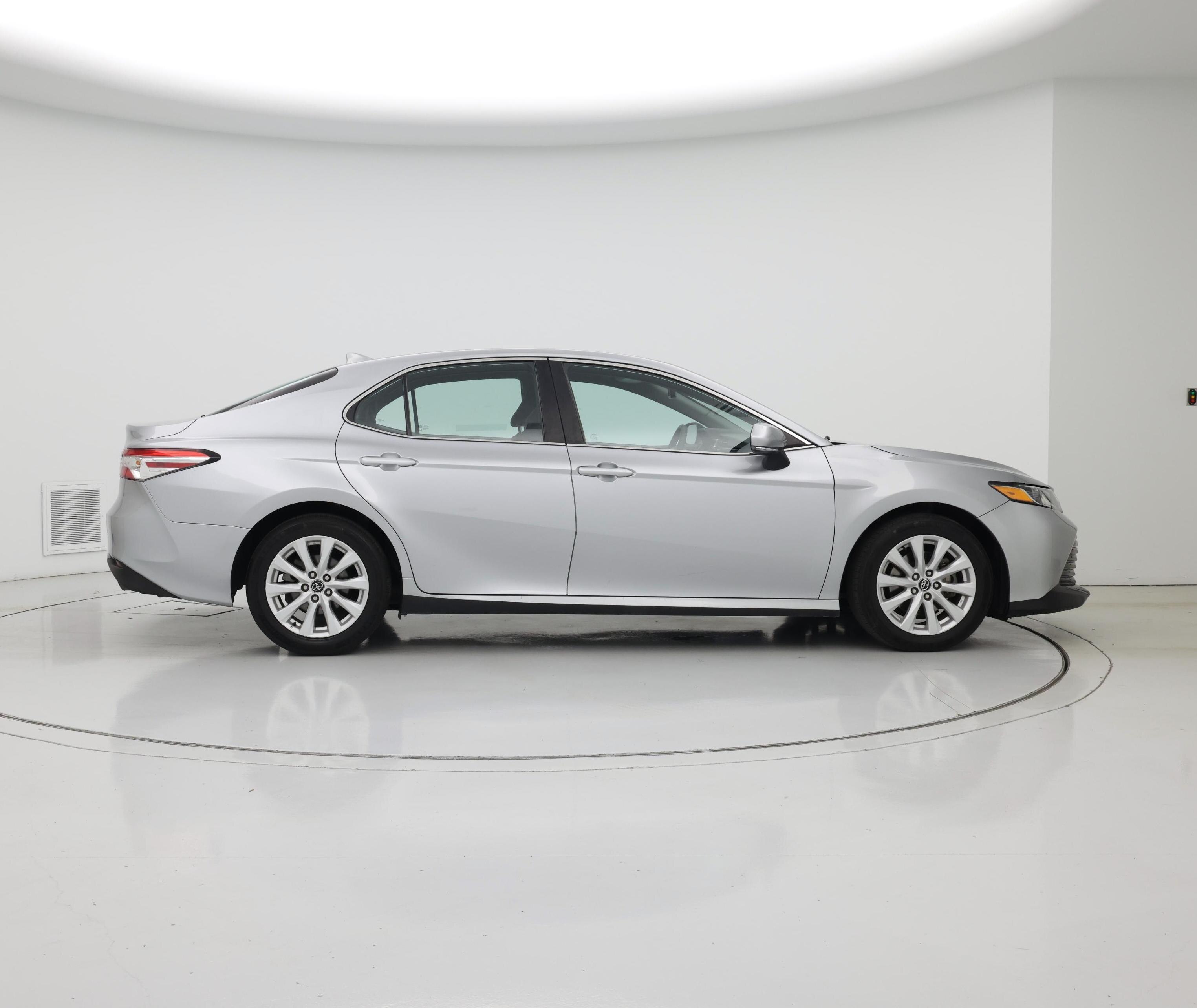 Thumbnail: 2020 Toyota Camry - 7