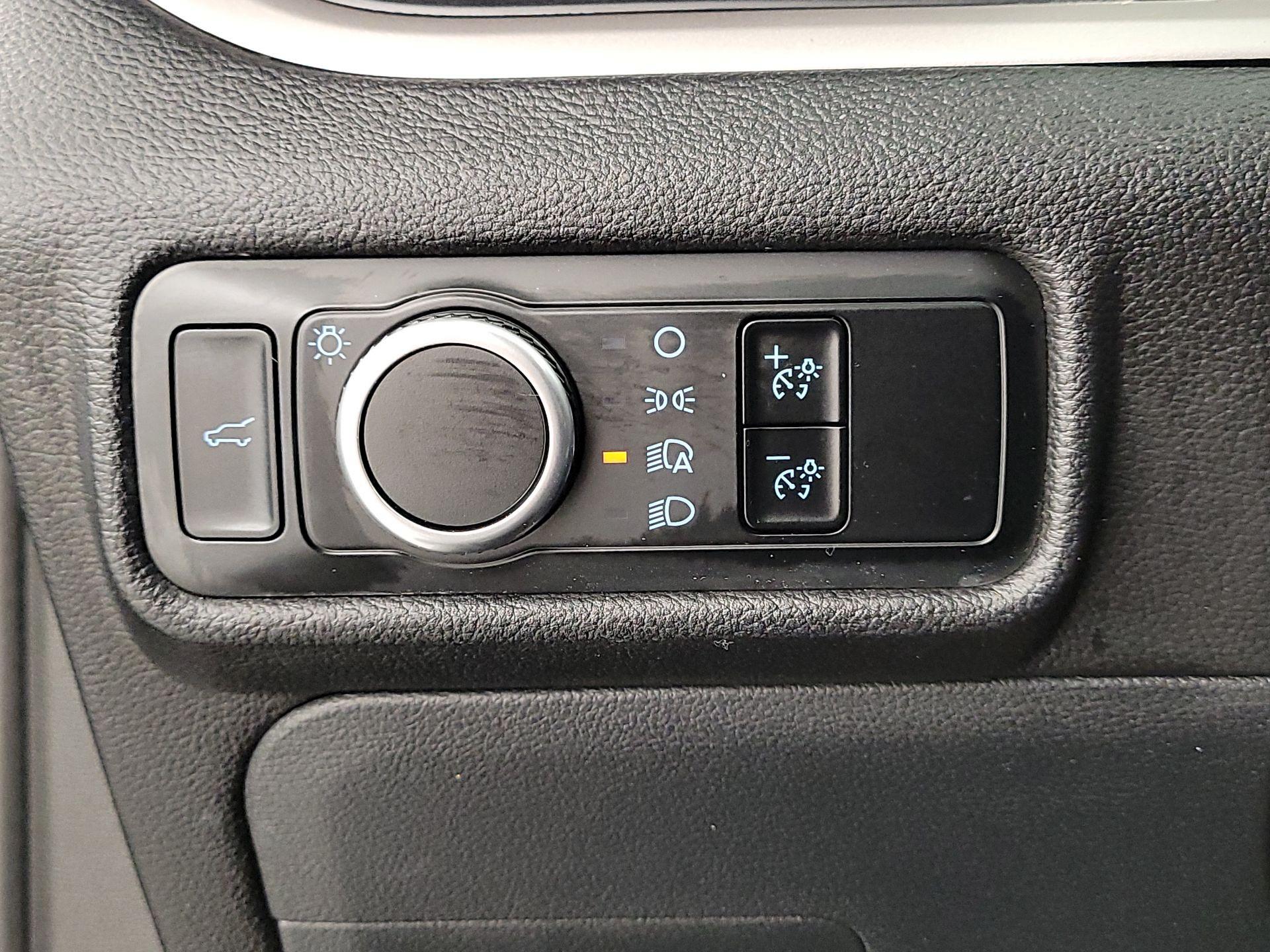 Thumbnail: 2023 Ford Explorer - 13