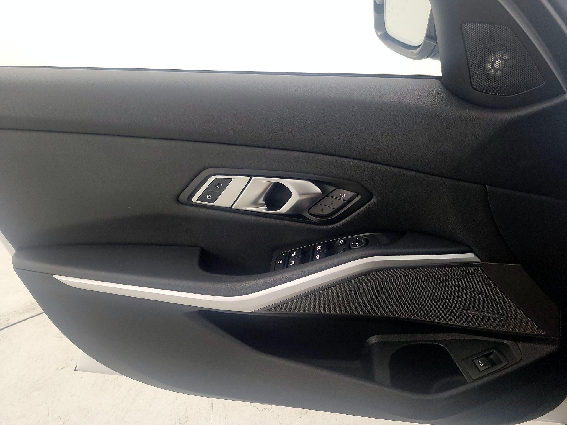 Thumbnail: 2020 BMW 3 Series - 12