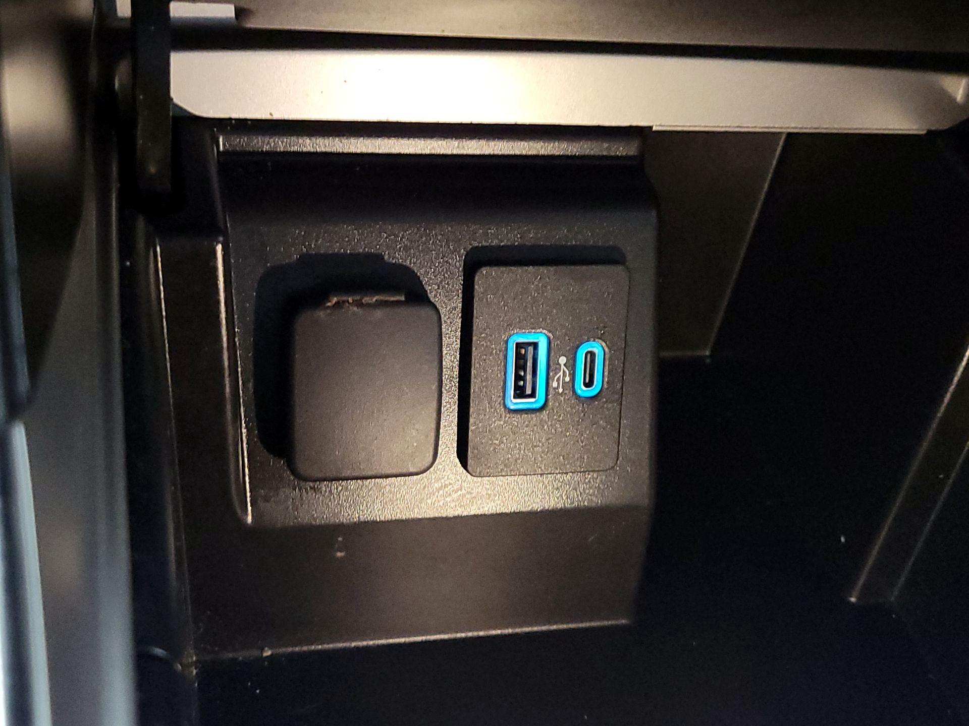 Thumbnail: 2022 Ford Explorer - 18