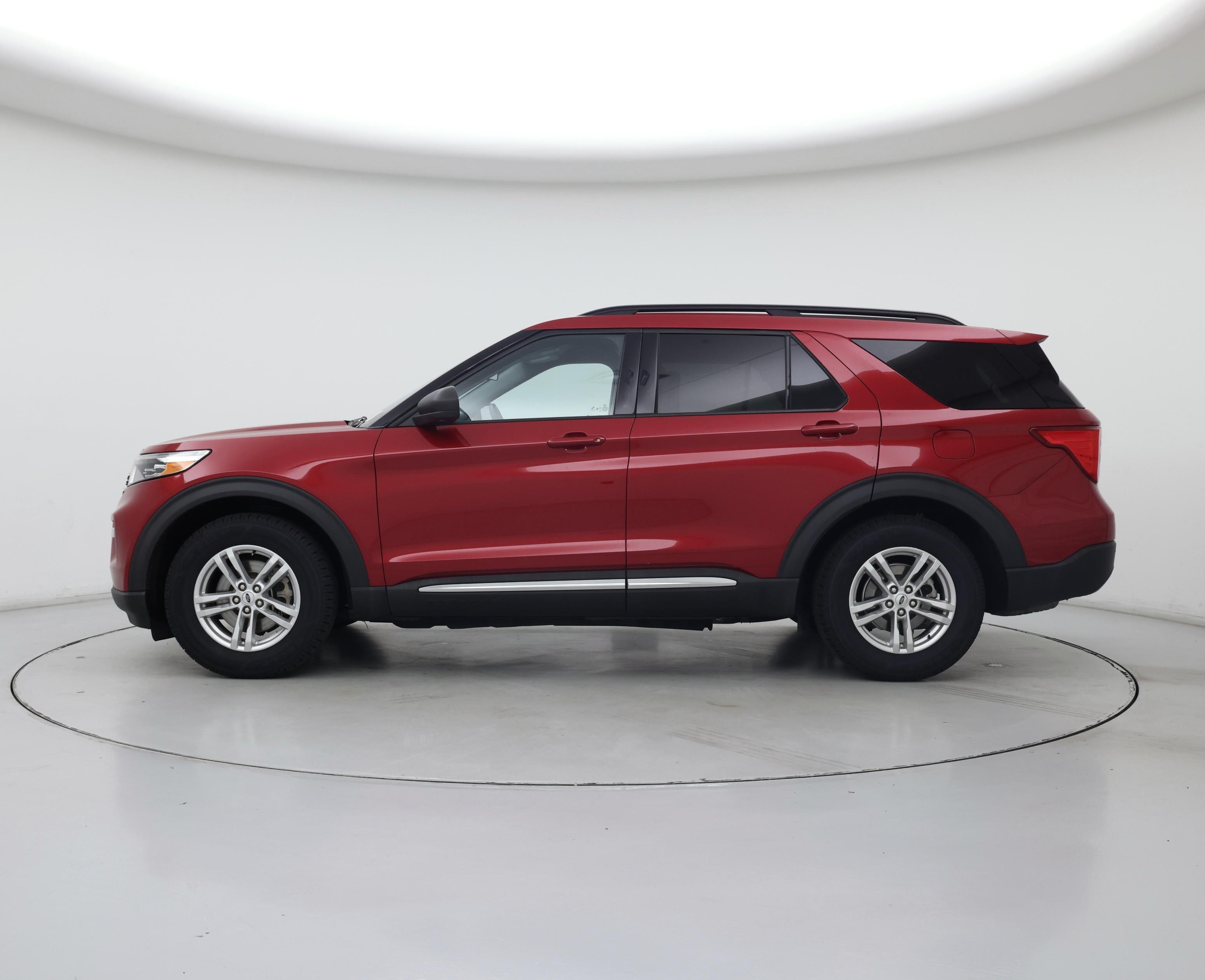 Thumbnail: 2022 Ford Explorer - 3