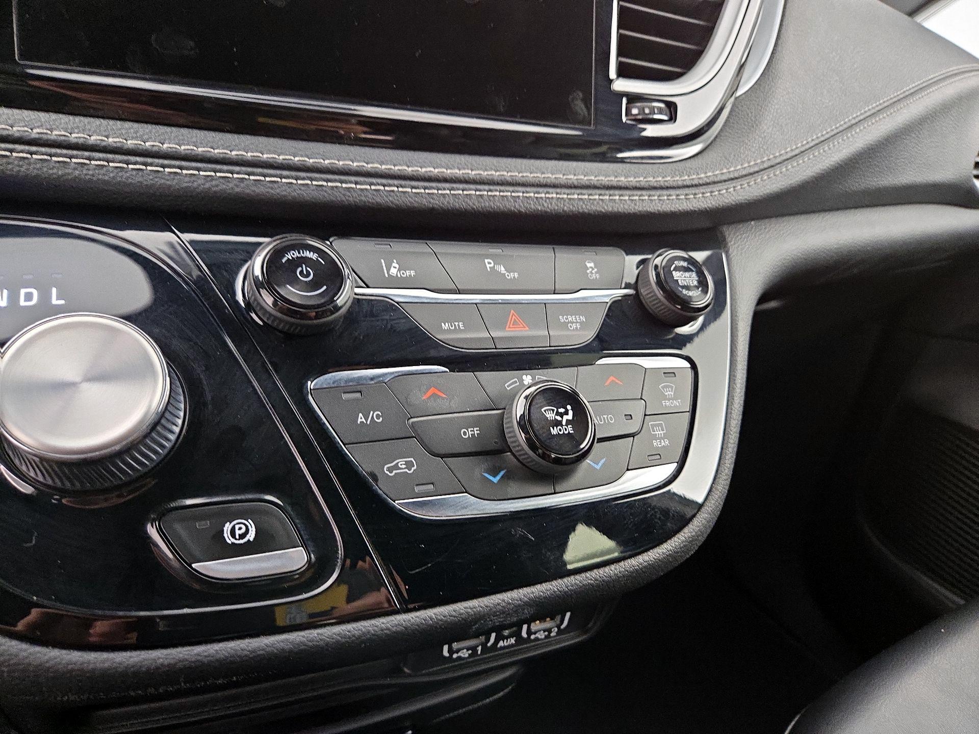 Thumbnail: 2023 Chrysler Pacifica - 17