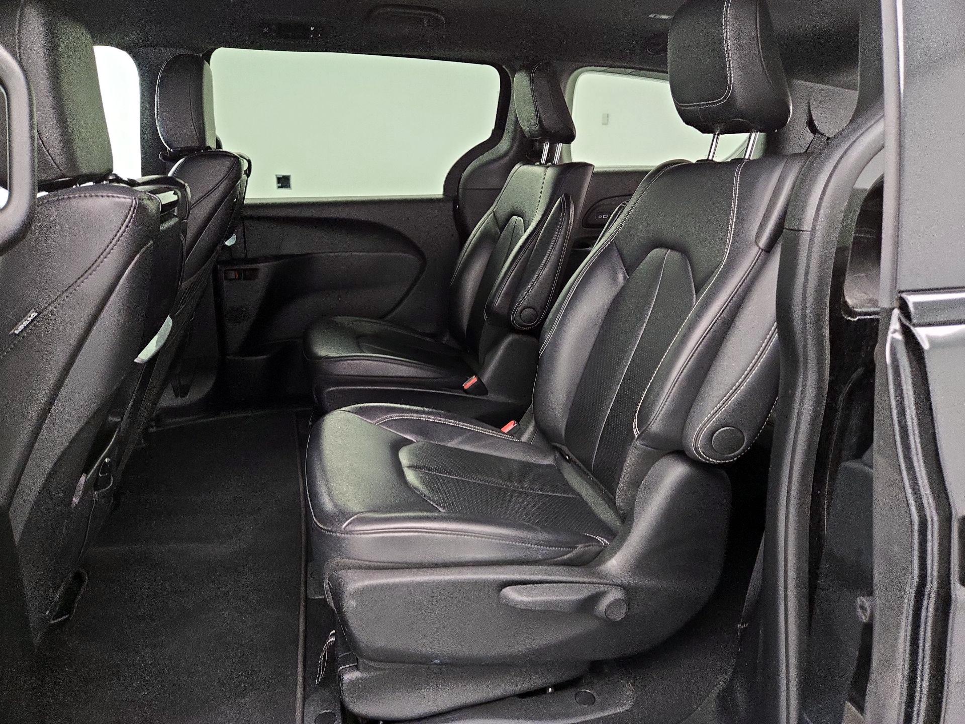 Thumbnail: 2023 Chrysler Pacifica - 20