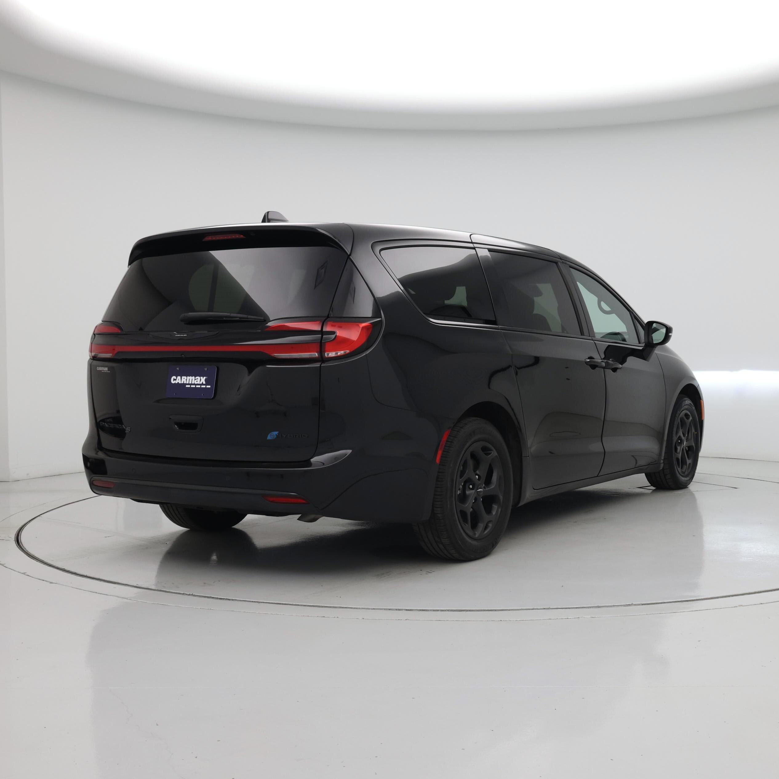 Thumbnail: 2023 Chrysler Pacifica - 8