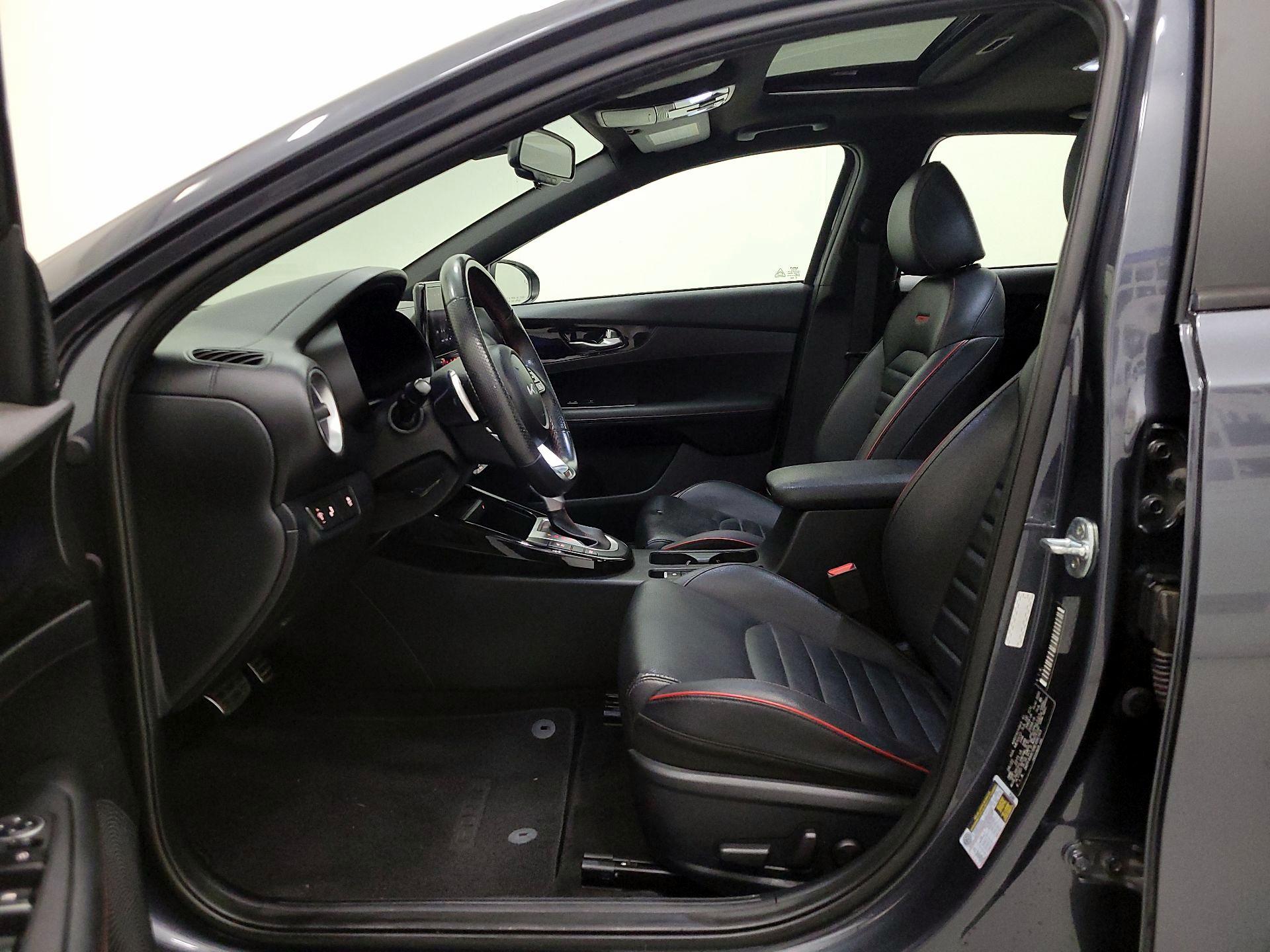 Thumbnail: 2022 Kia Forte - 11