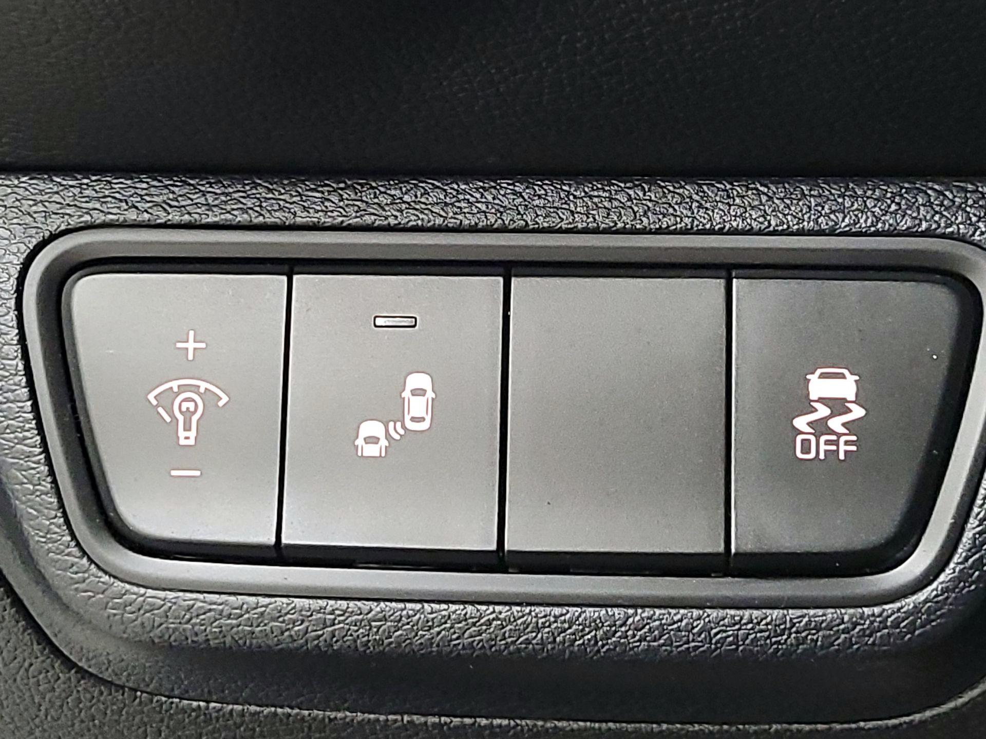 Thumbnail: 2022 Kia Forte - 13