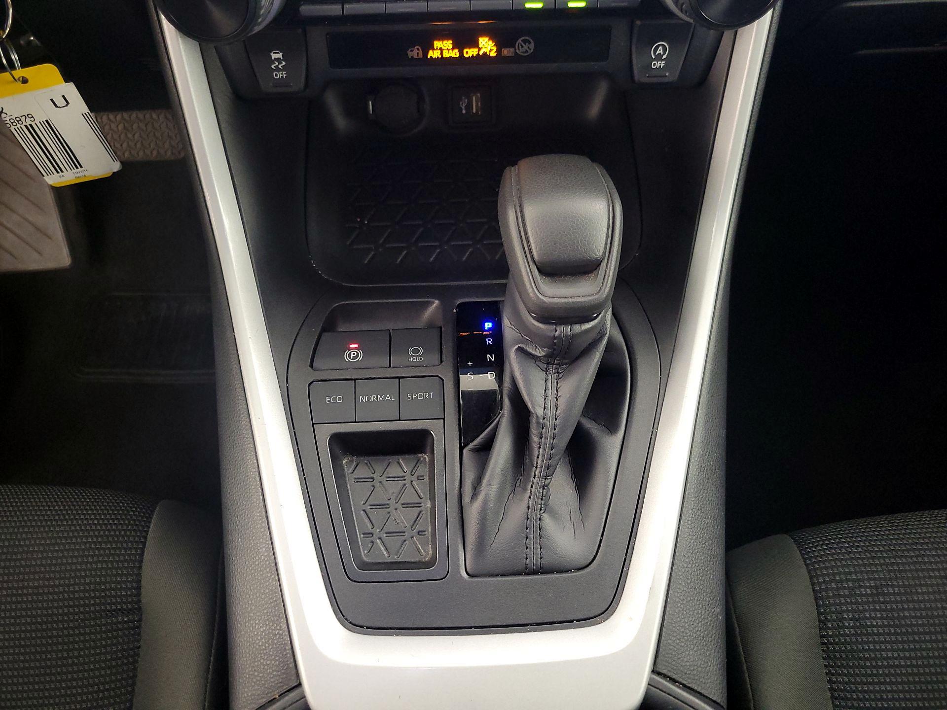 Thumbnail: 2024 Toyota RAV4 - 18