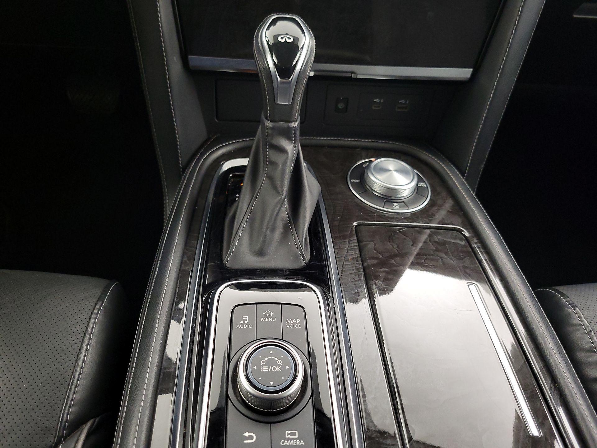 Thumbnail: 2022 INFINITI QX80 - 18