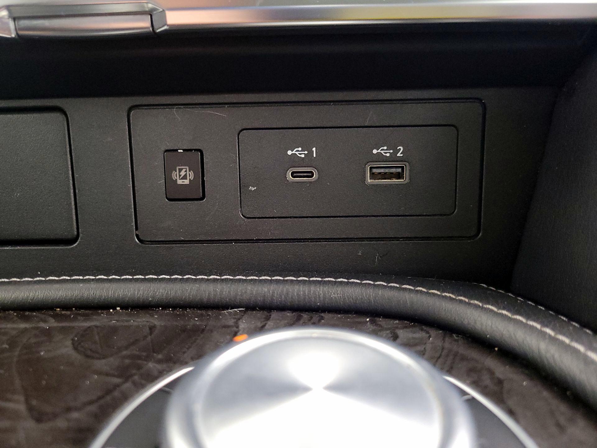 Thumbnail: 2022 INFINITI QX80 - 19