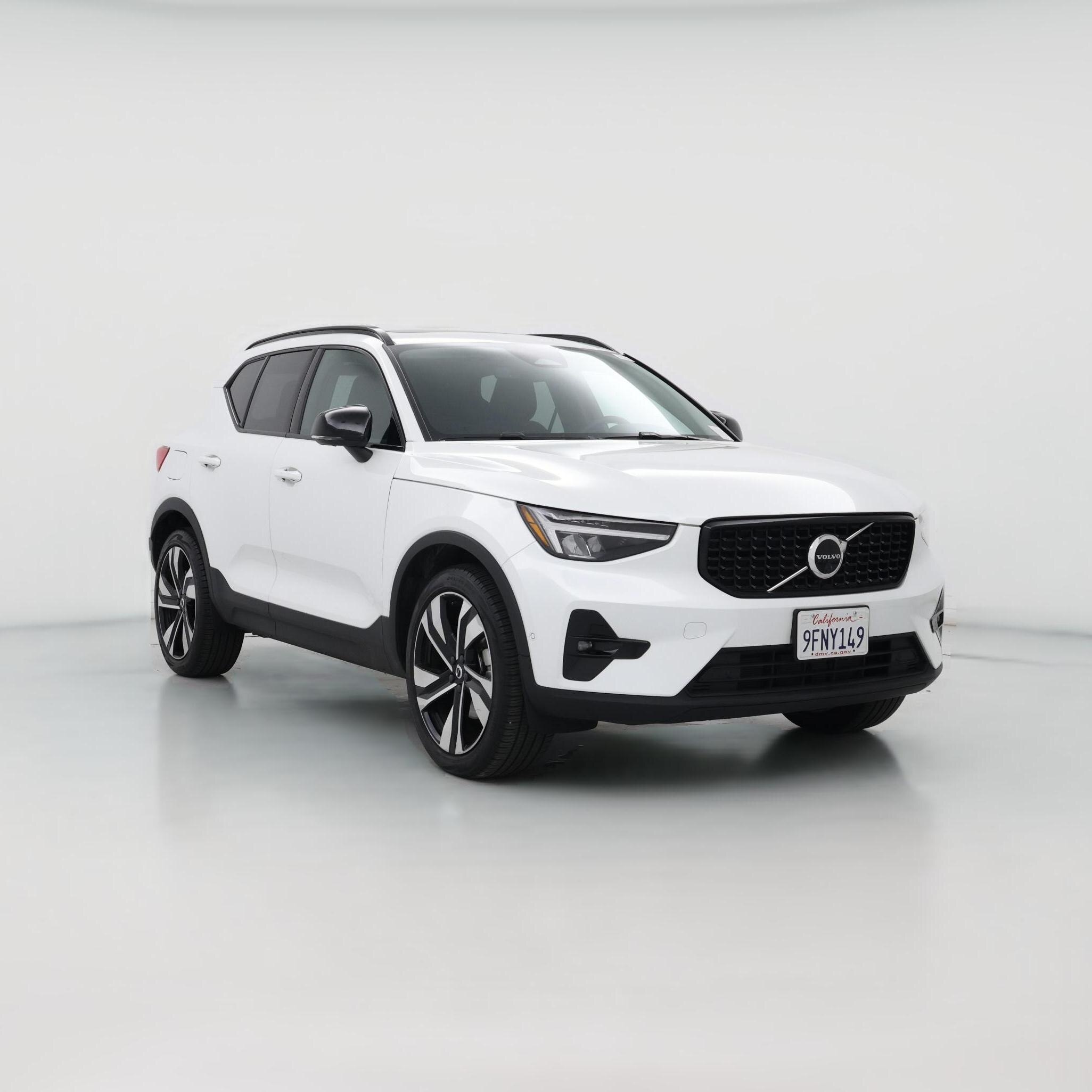 Thumbnail: 2023 Volvo XC40 - 1