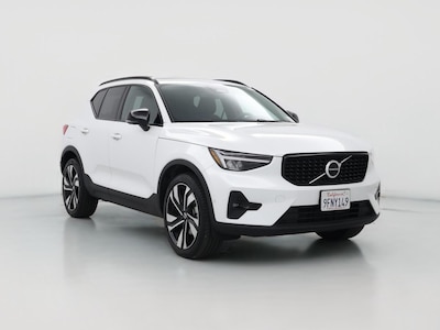 2023 Volvo XC40 B5 Ultimate Dark Theme