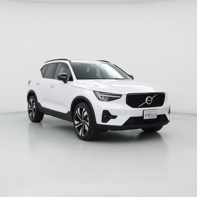 2023 Volvo XC40 B5 Ultimate Dark Theme