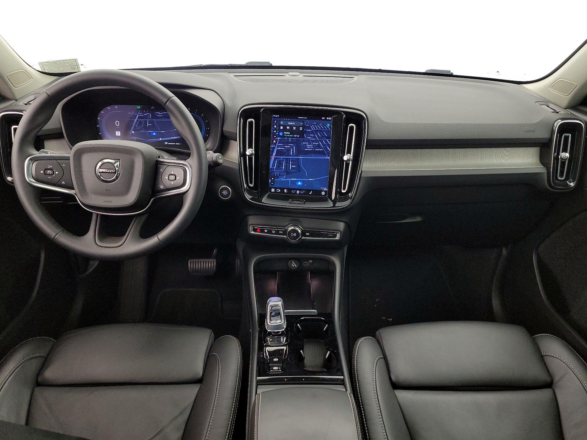 Thumbnail: 2023 Volvo XC40 - 9