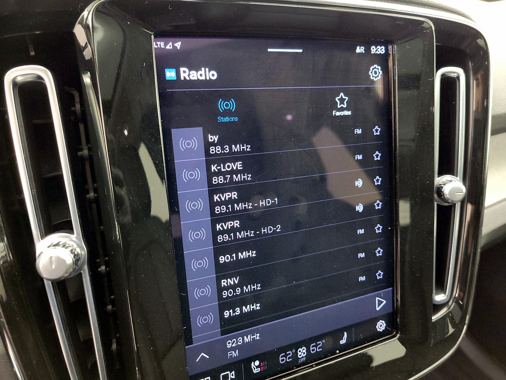 Thumbnail: 2023 Volvo XC40 - 16