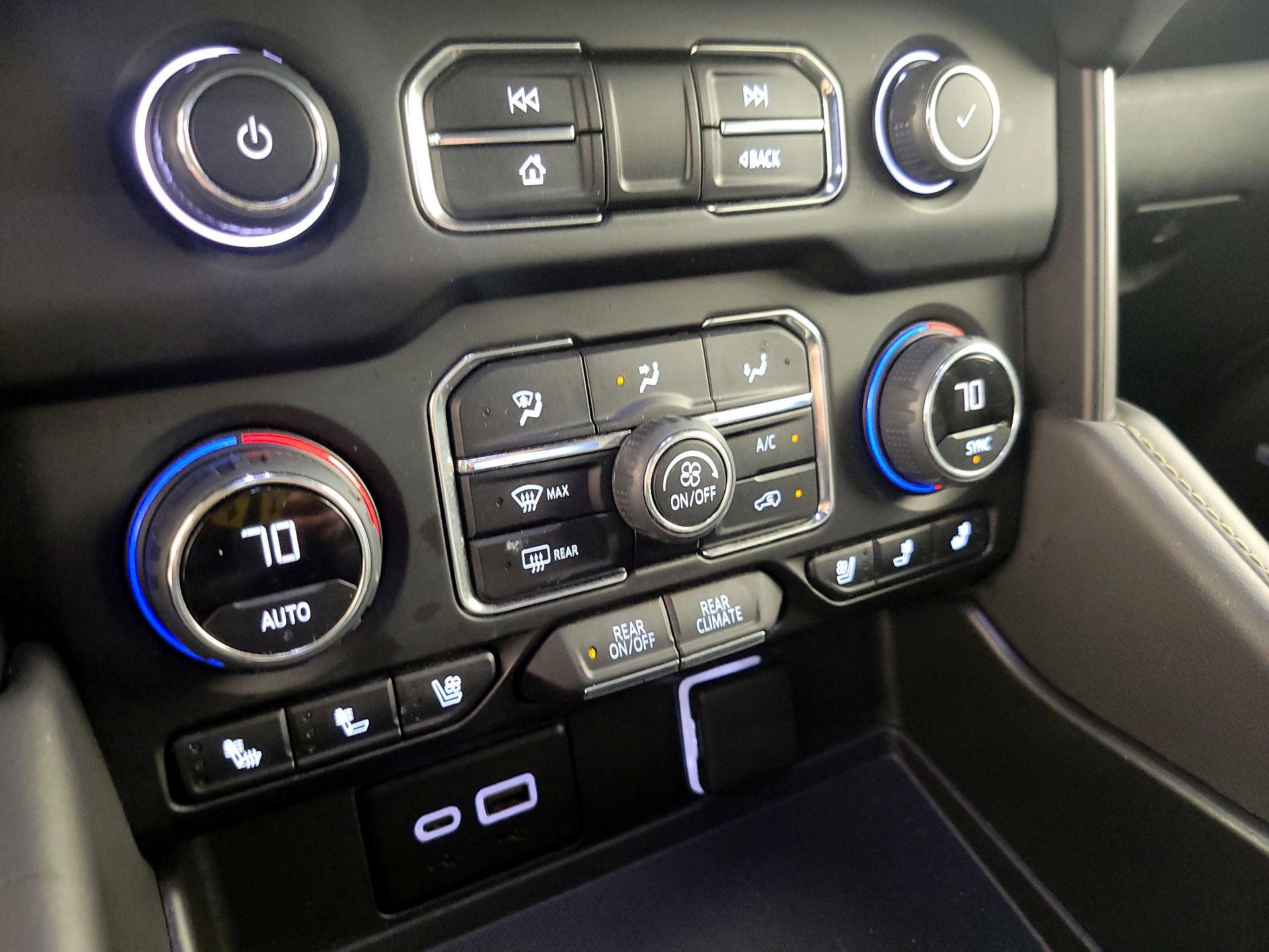 Thumbnail: 2023 Chevrolet Suburban - 17