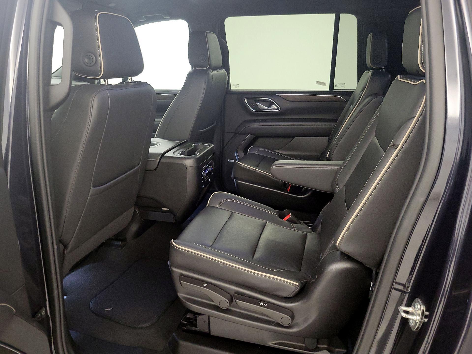 Thumbnail: 2023 Chevrolet Suburban - 20