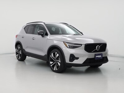 2023 Volvo XC40 B5 Ultimate Dark Theme