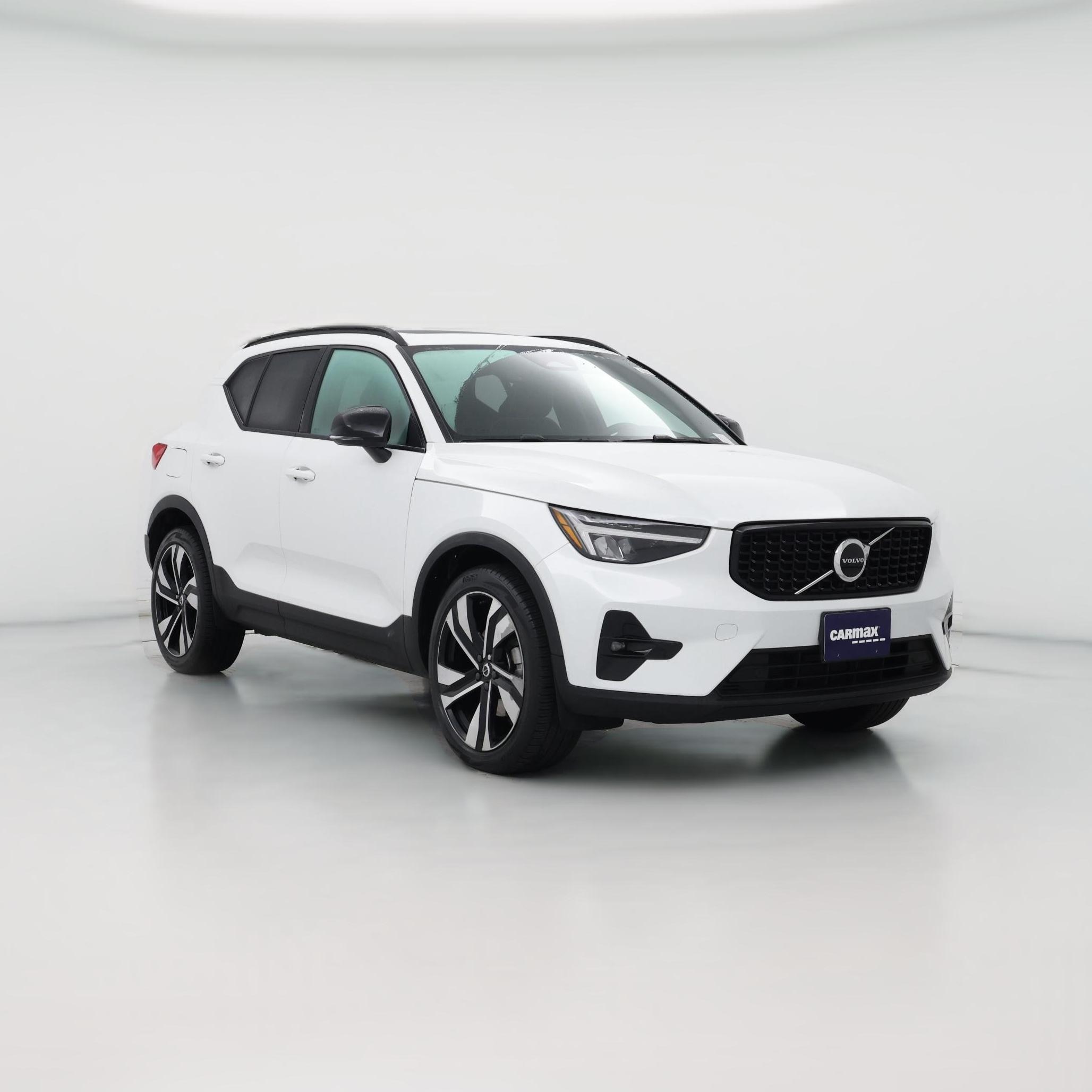 Thumbnail: 2023 Volvo XC40 - 1