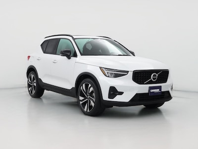 2023 Volvo XC40 B5 Plus Dark Theme