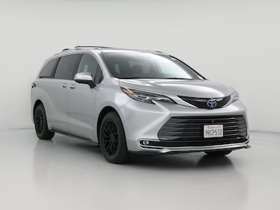 2025 Toyota Sienna Platinum