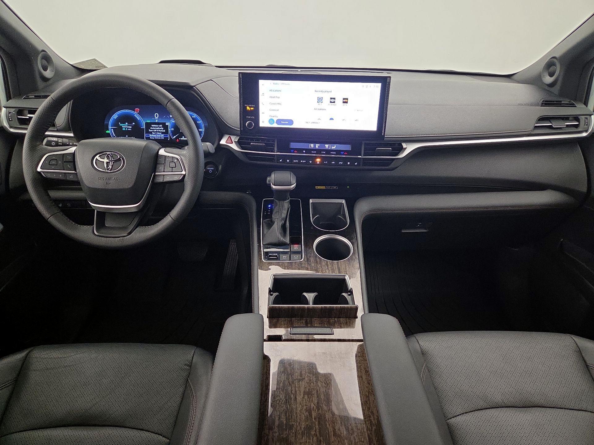 Thumbnail: 2025 Toyota Sienna - 9