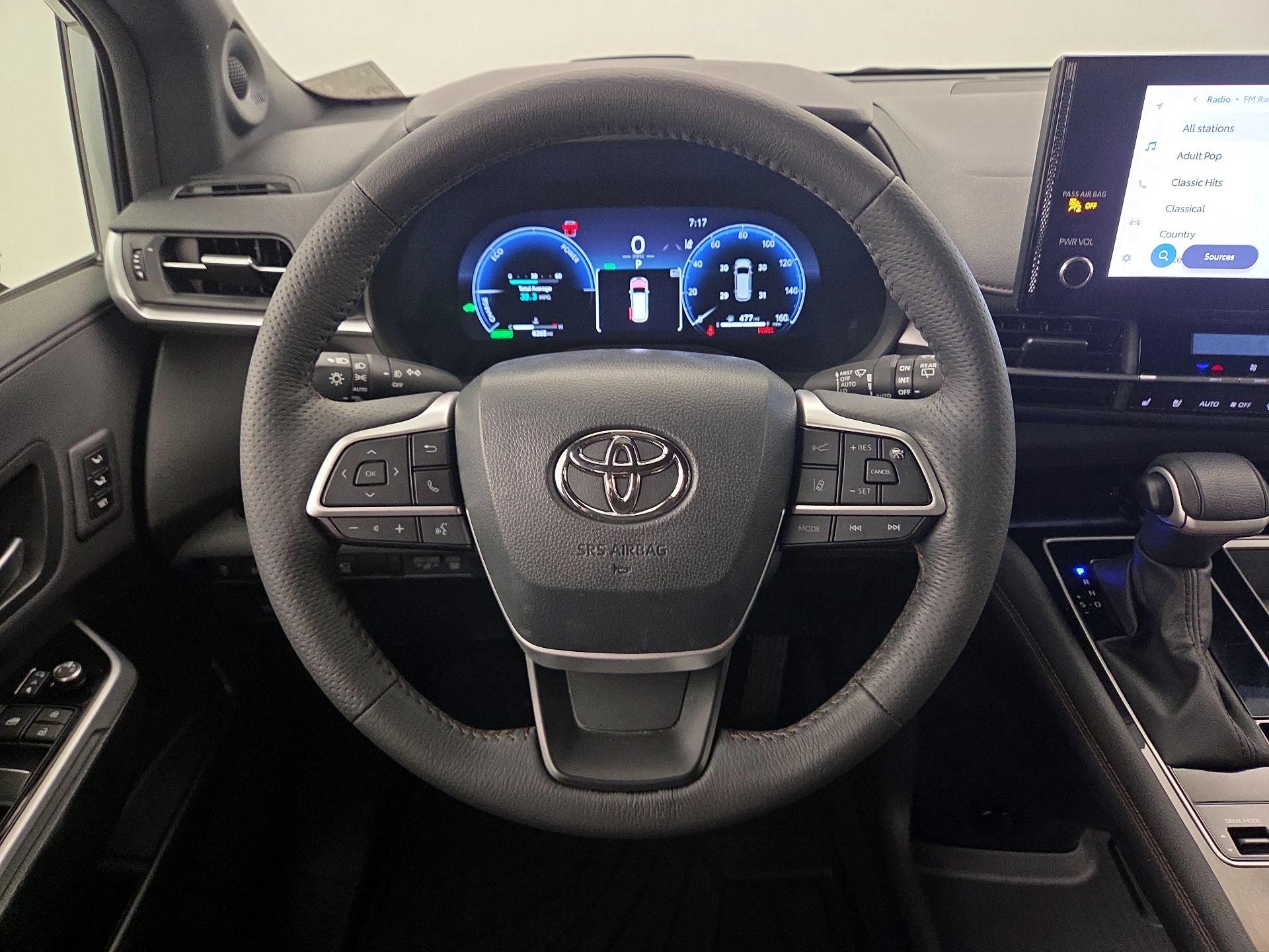 Thumbnail: 2025 Toyota Sienna - 10