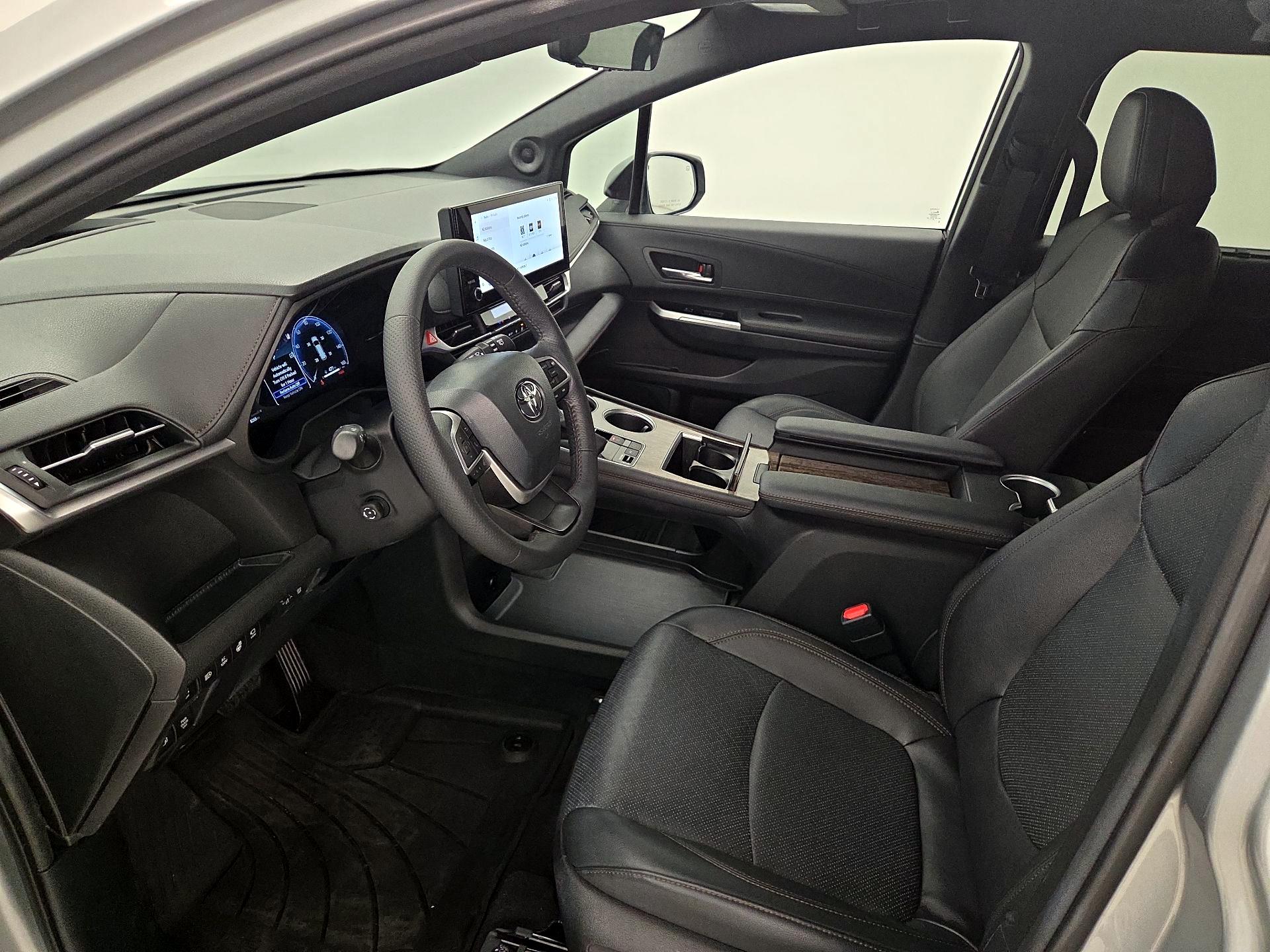 Thumbnail: 2025 Toyota Sienna - 11