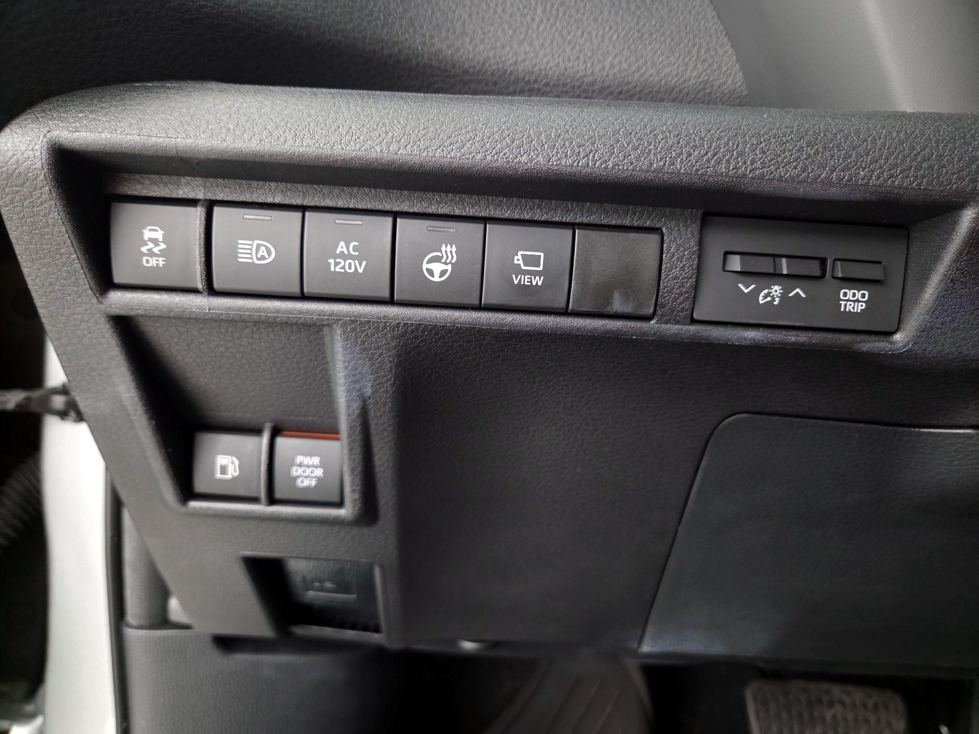 Thumbnail: 2025 Toyota Sienna - 13