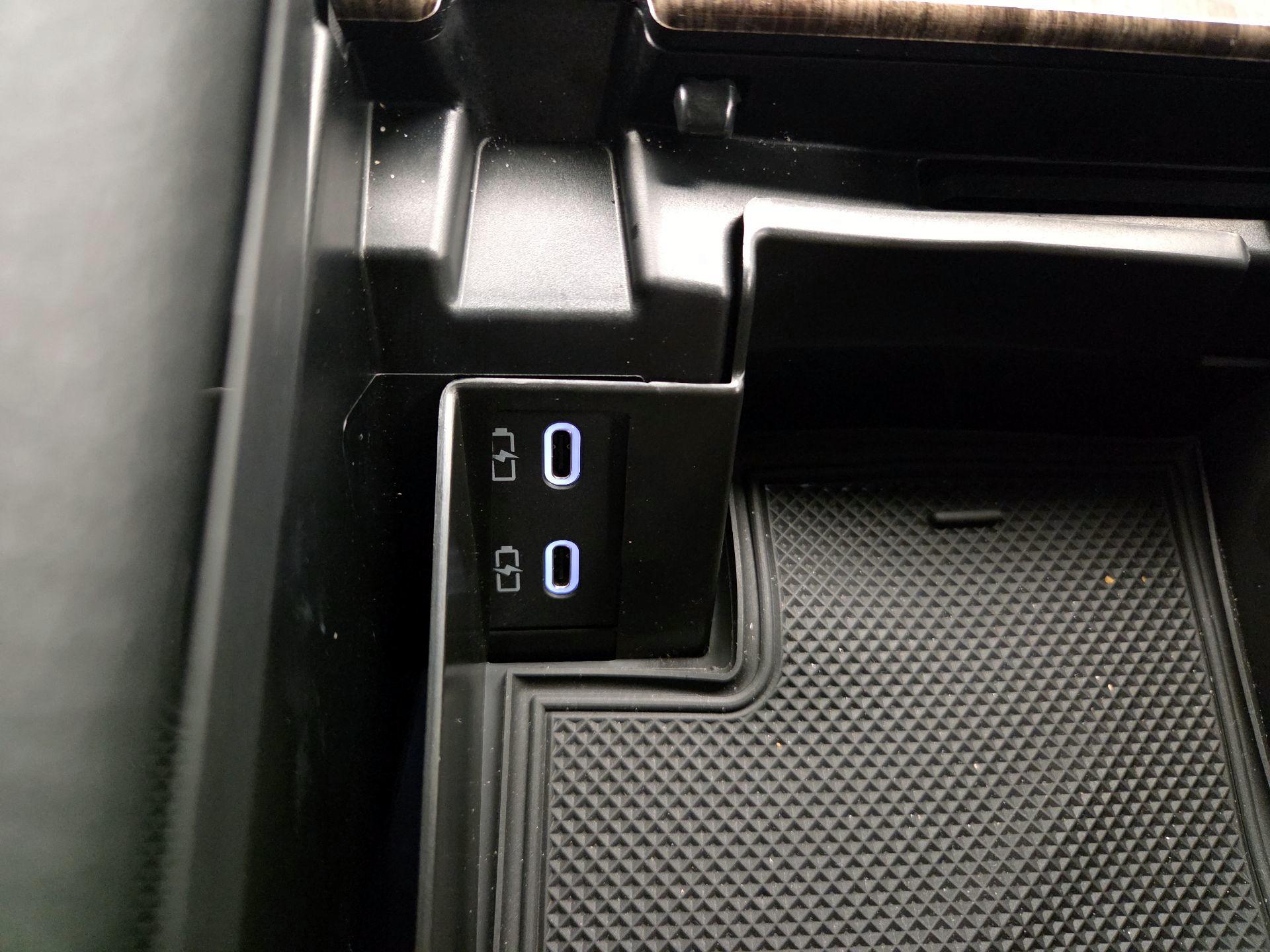 Thumbnail: 2025 Toyota Sienna - 18