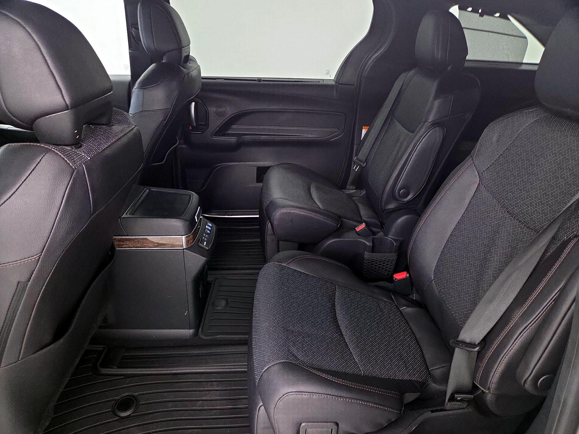 Thumbnail: 2025 Toyota Sienna - 20