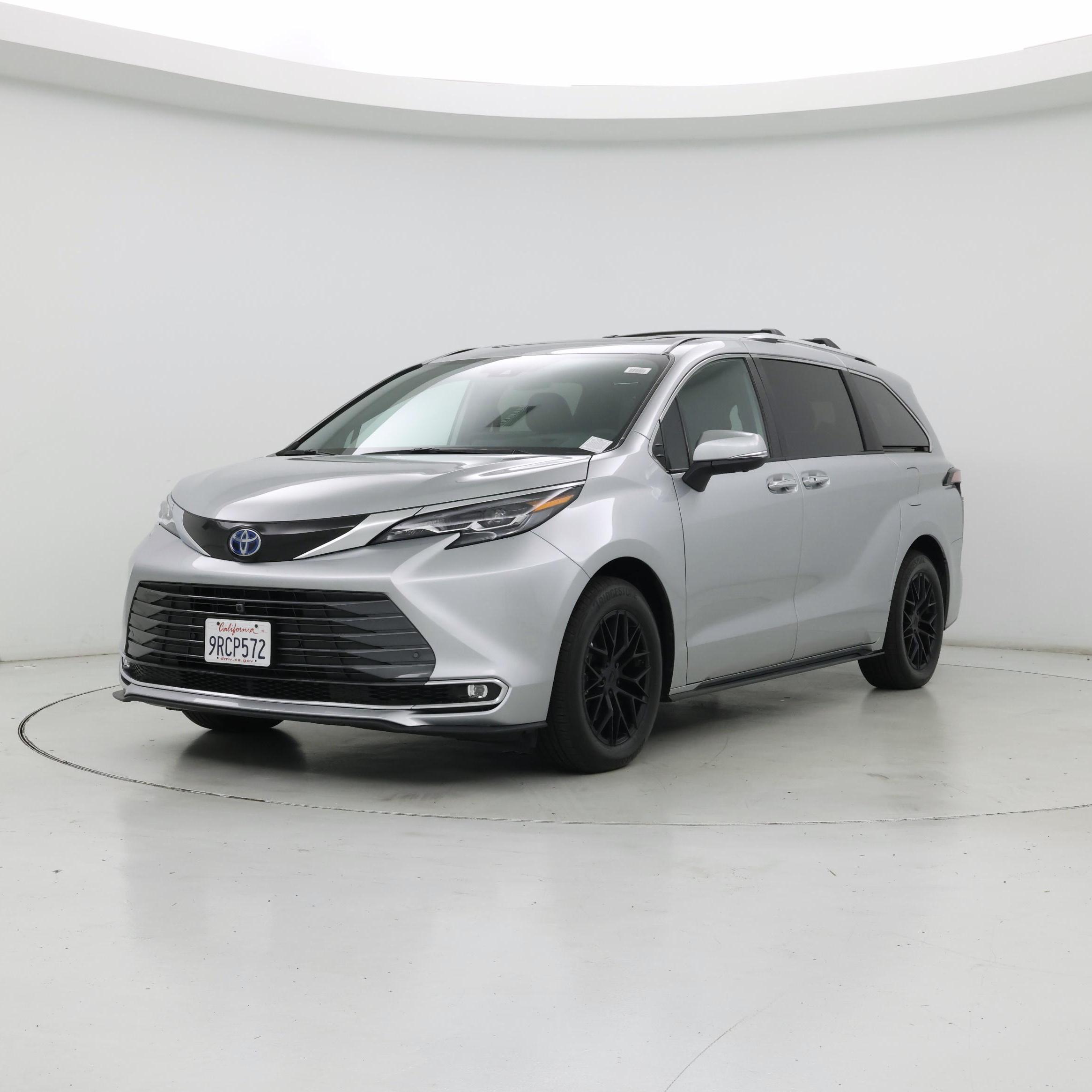 Thumbnail: 2025 Toyota Sienna - 4