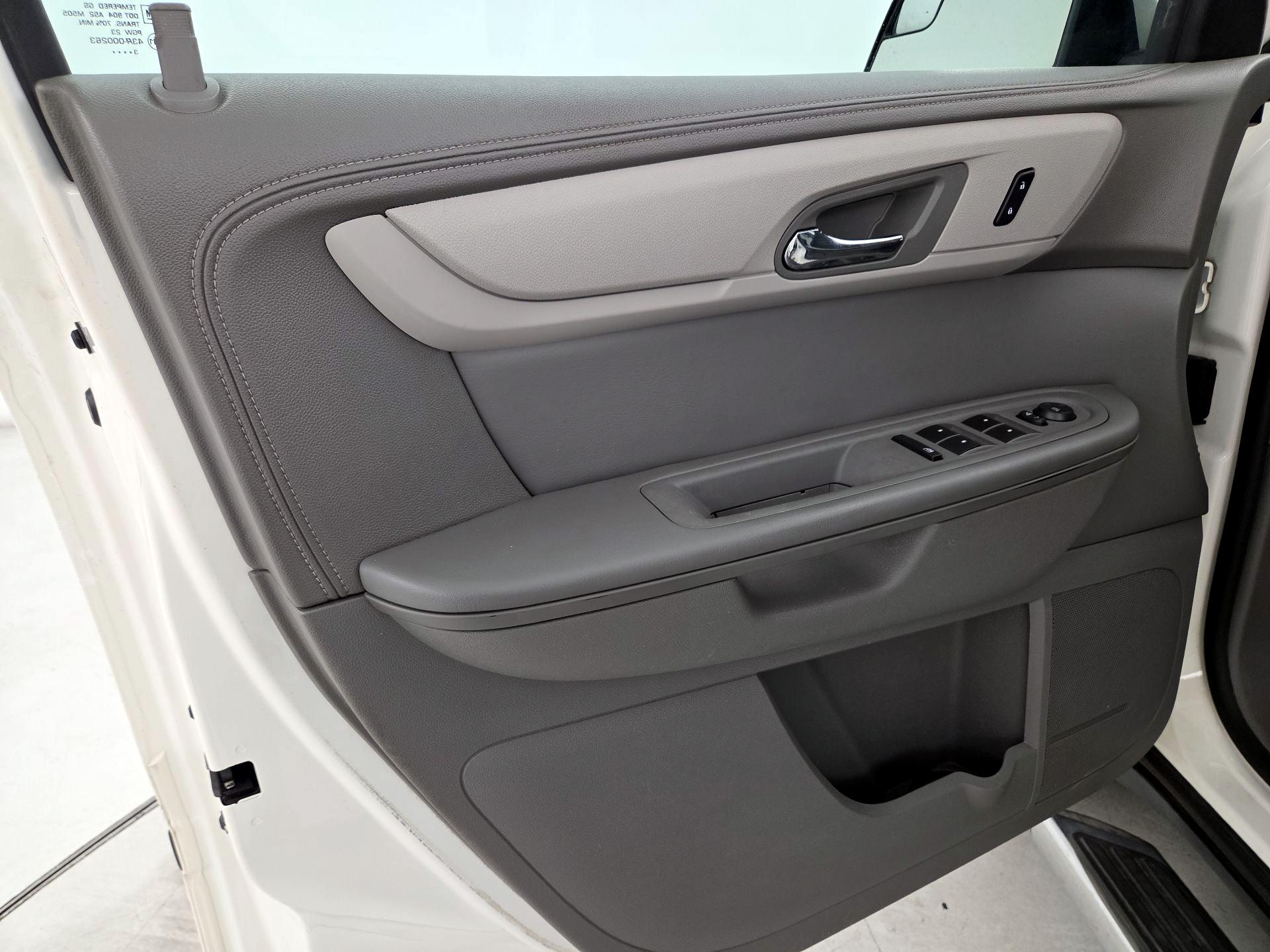 Thumbnail: 2014 Chevrolet Traverse - 12