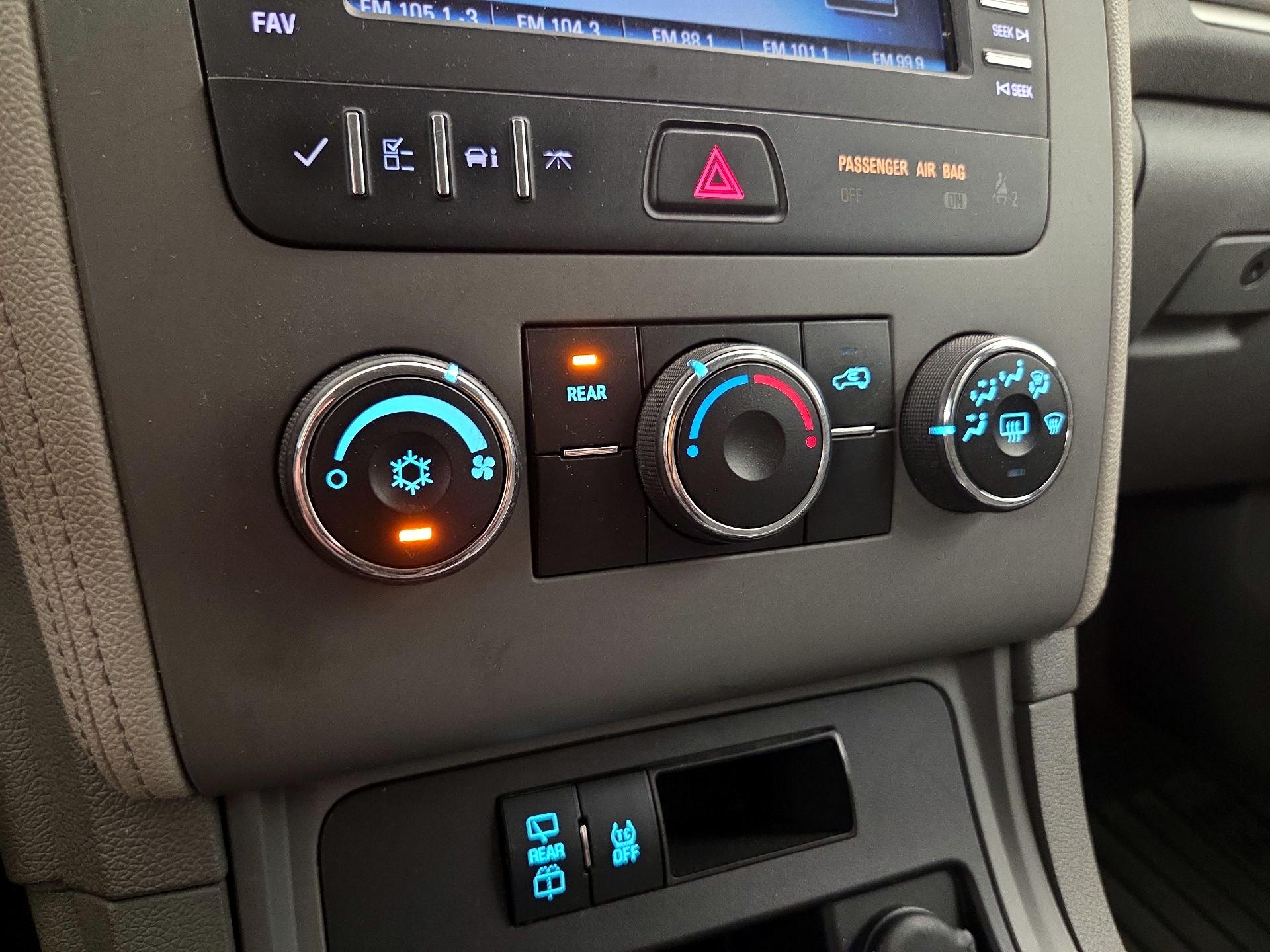 Thumbnail: 2014 Chevrolet Traverse - 16