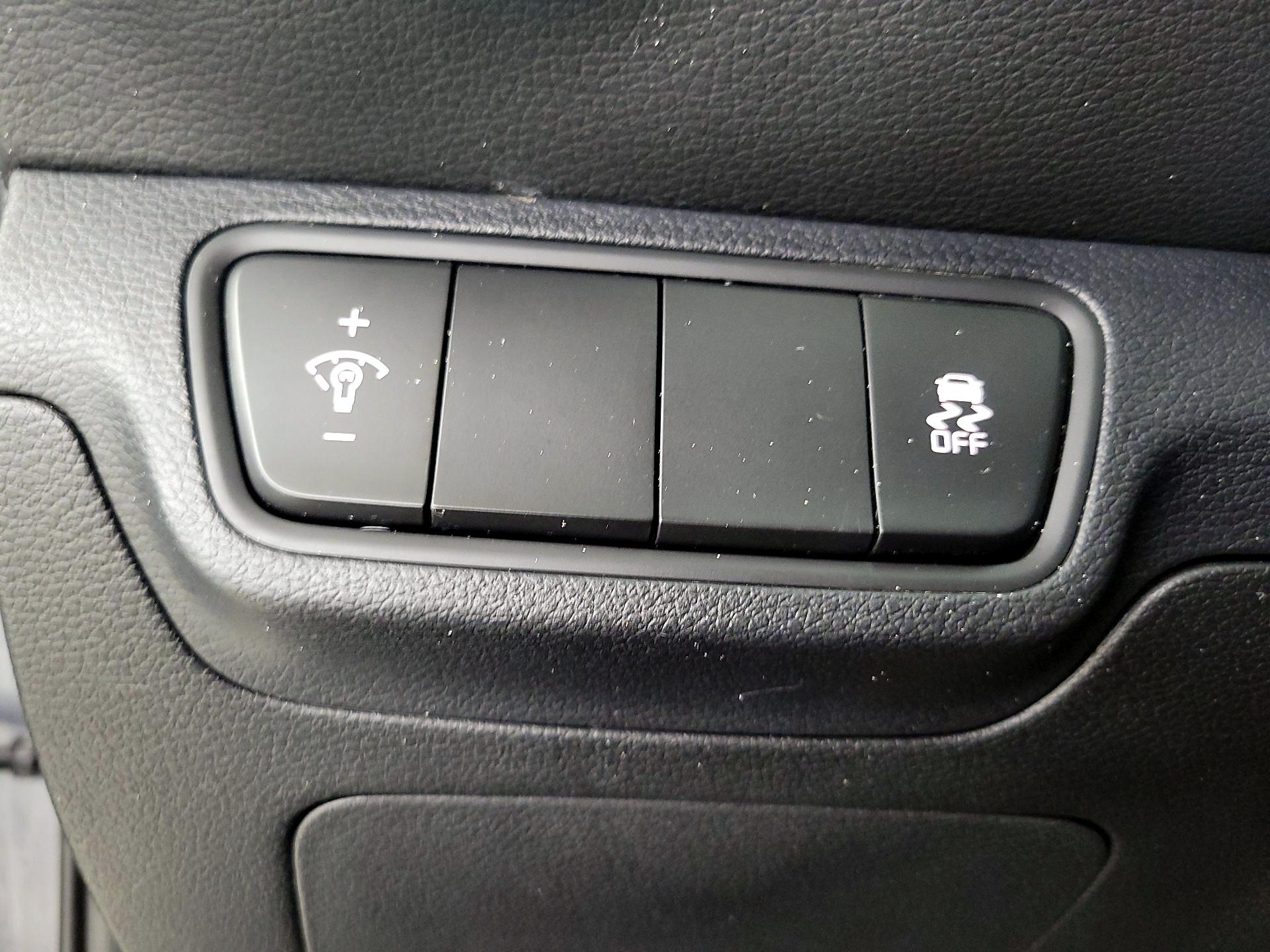 Thumbnail: 2023 Kia Forte - 13