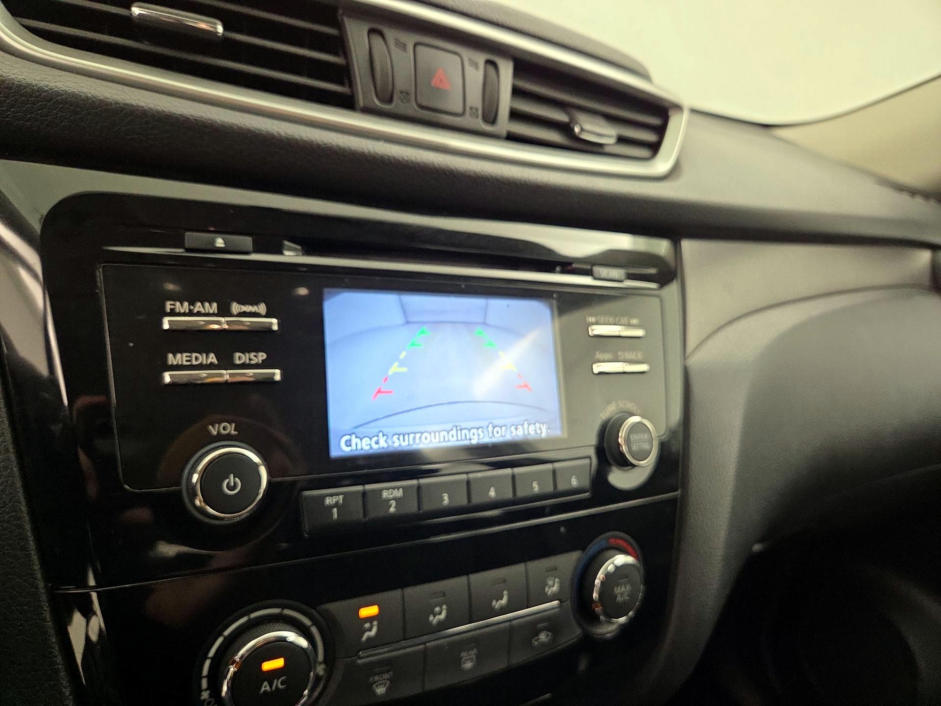 Thumbnail: 2015 Nissan Rogue - 14