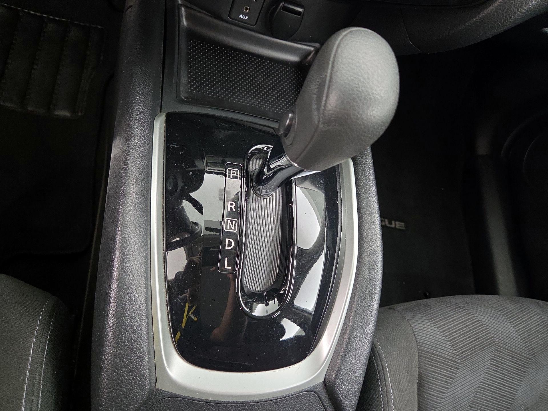 Thumbnail: 2015 Nissan Rogue - 17