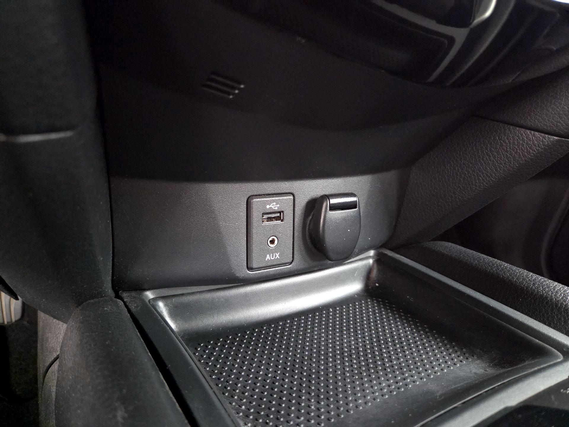 Thumbnail: 2015 Nissan Rogue - 18