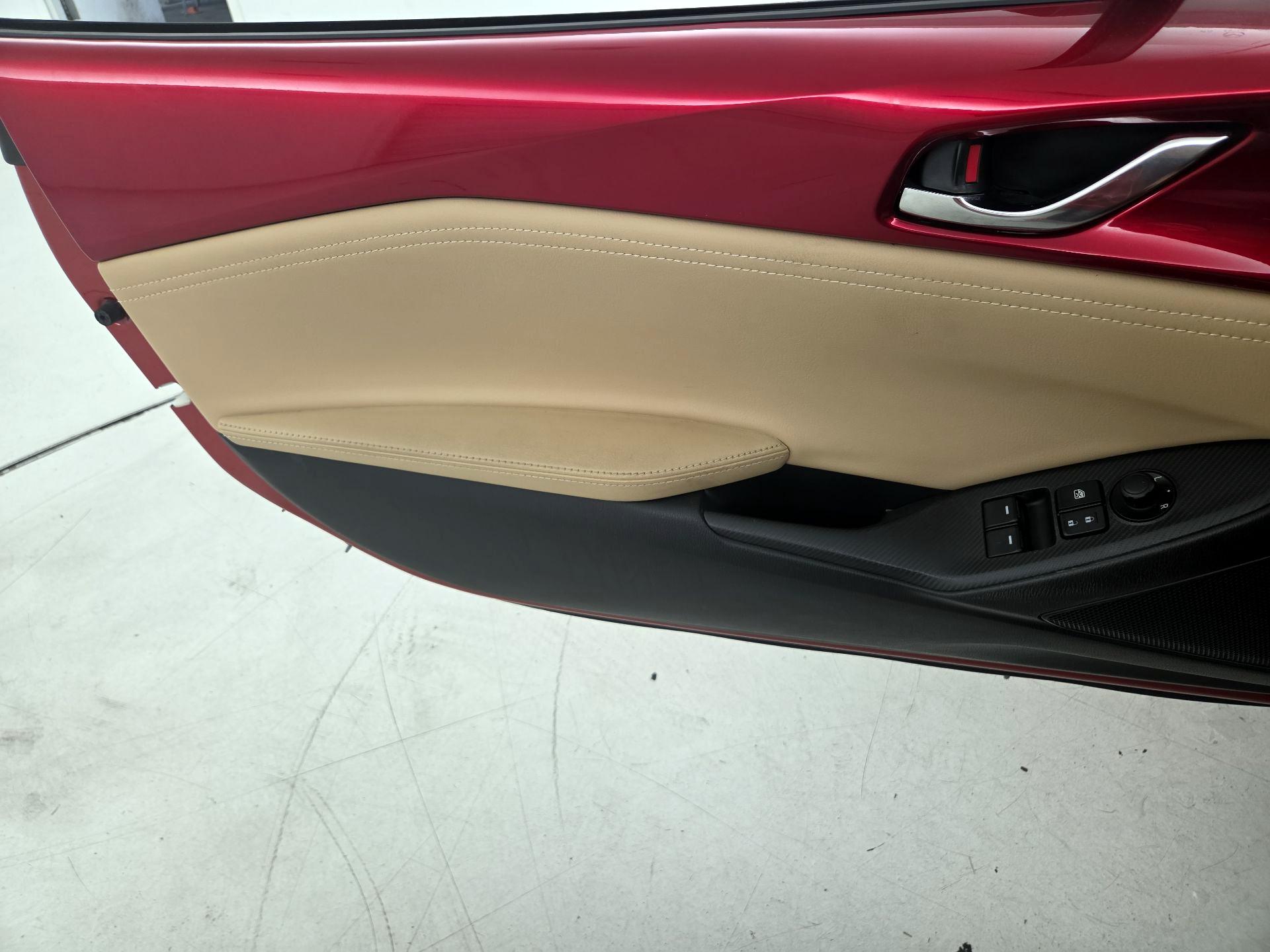 Thumbnail: 2018 Mazda MX-5 Miata - 12