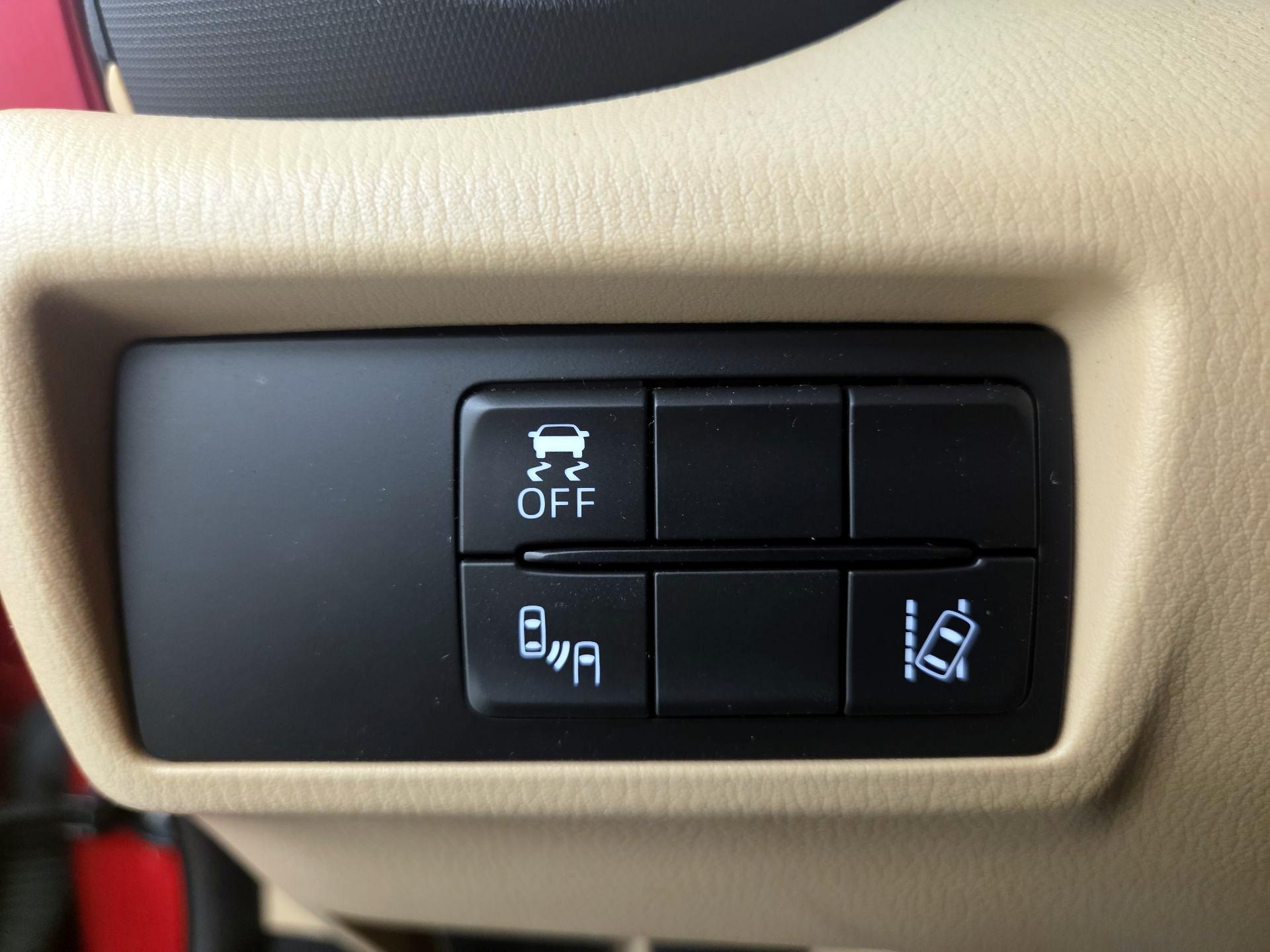 Thumbnail: 2018 Mazda MX-5 Miata - 13