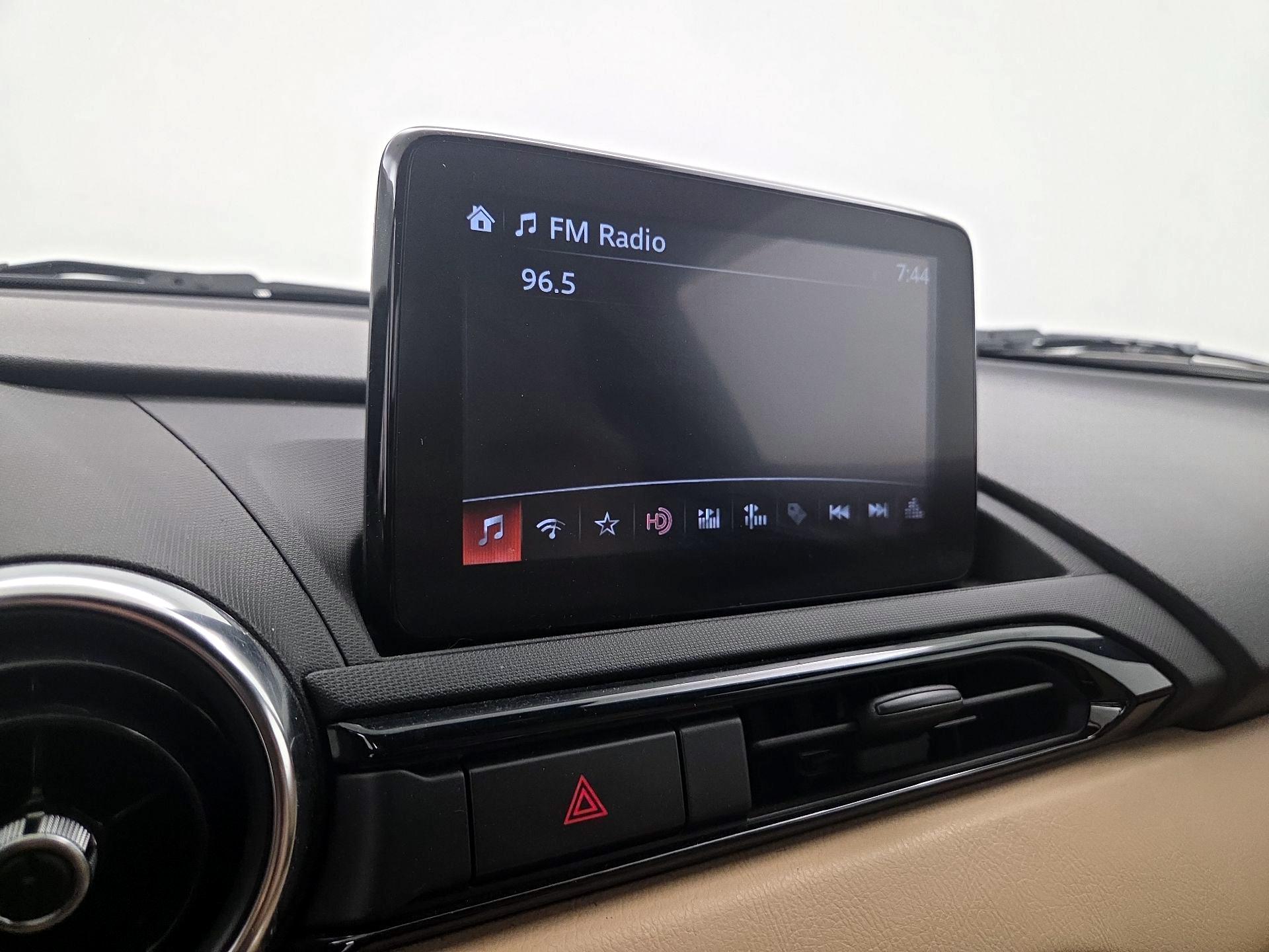 Thumbnail: 2018 Mazda MX-5 Miata - 15