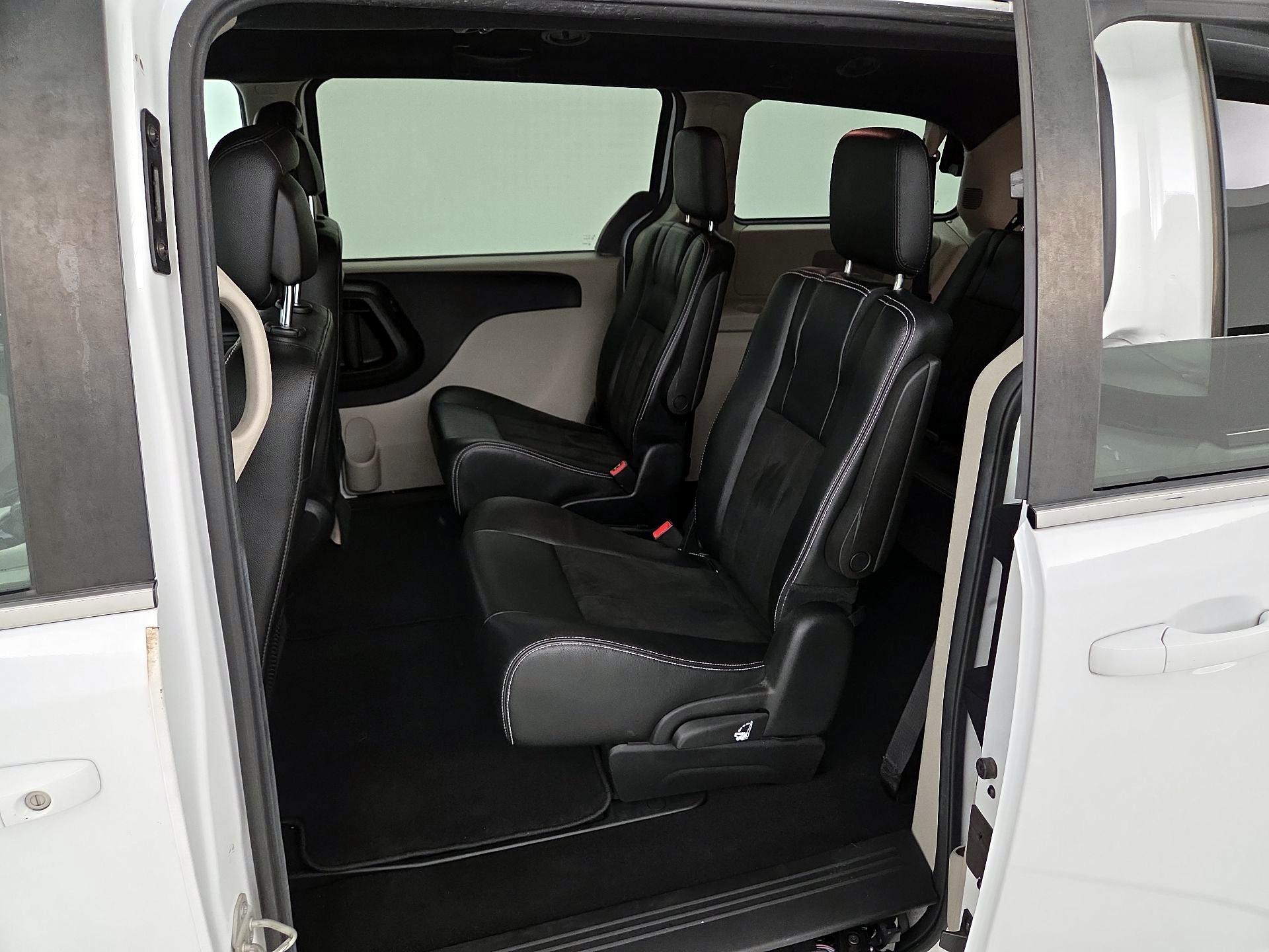 Thumbnail: 2019 Dodge Grand Caravan - 18