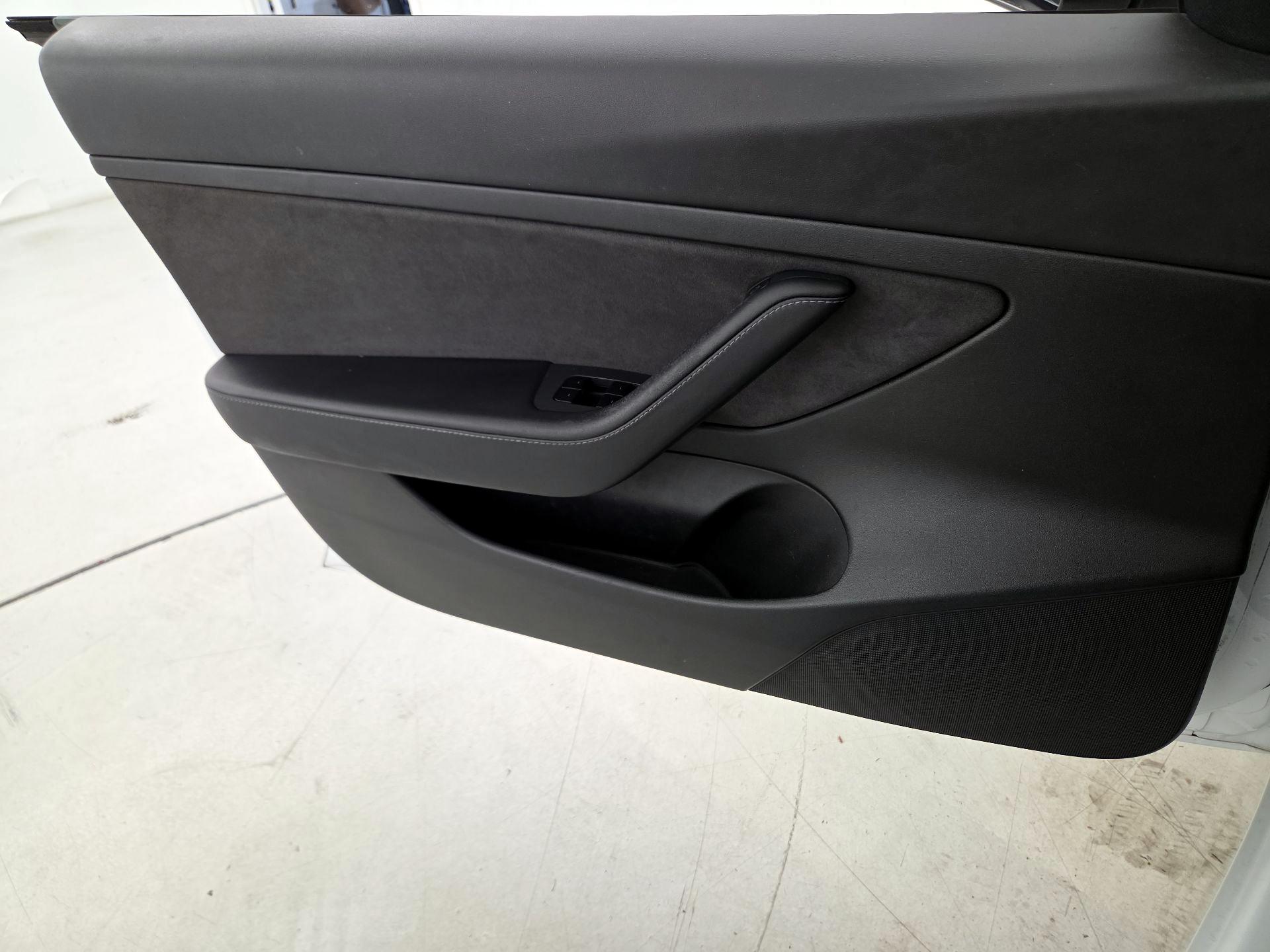 Thumbnail: 2021 Tesla Model 3 - 12