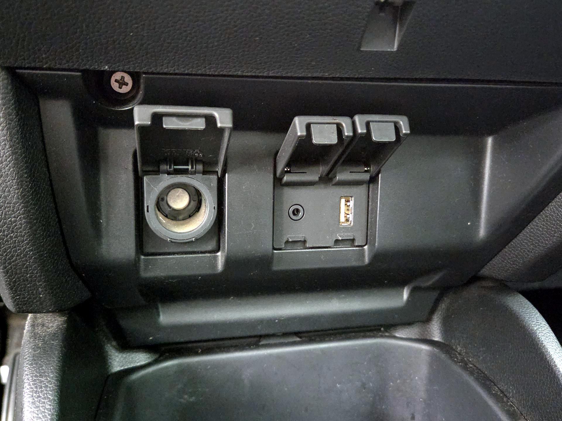 Thumbnail: 2015 Honda Fit - 18